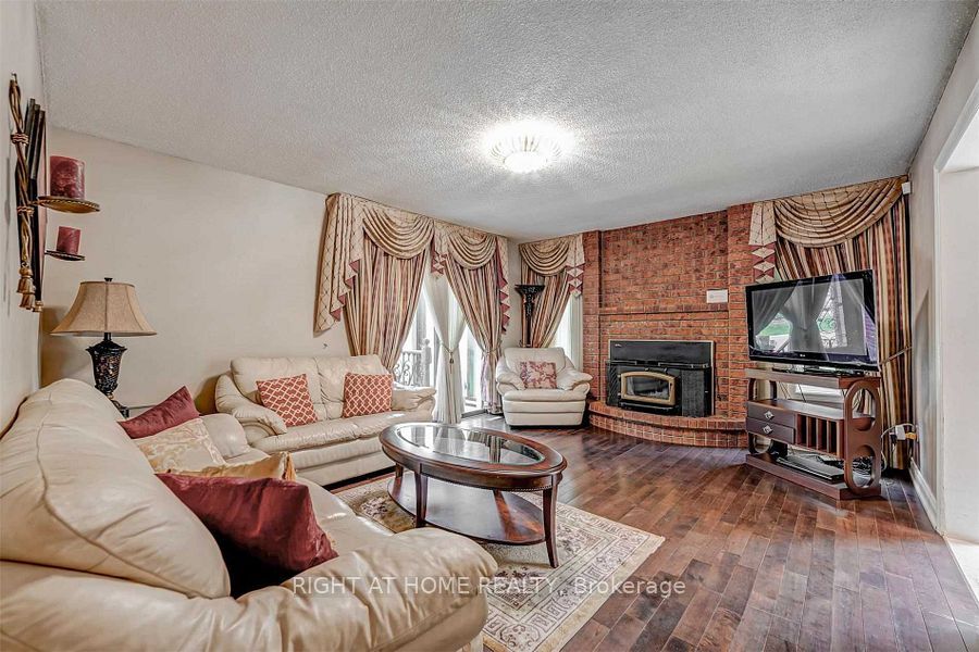 4326 Bridlepath Trail Property Photo 9