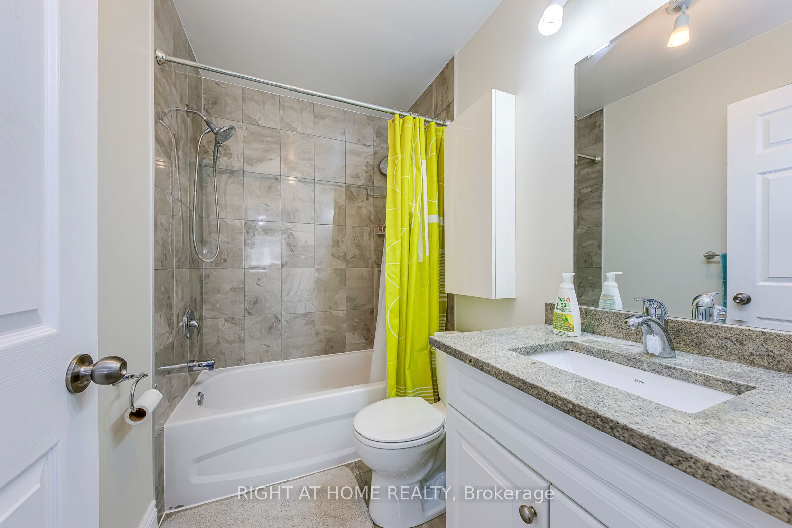 4004 Midhurst Lane Main Property Photo 16