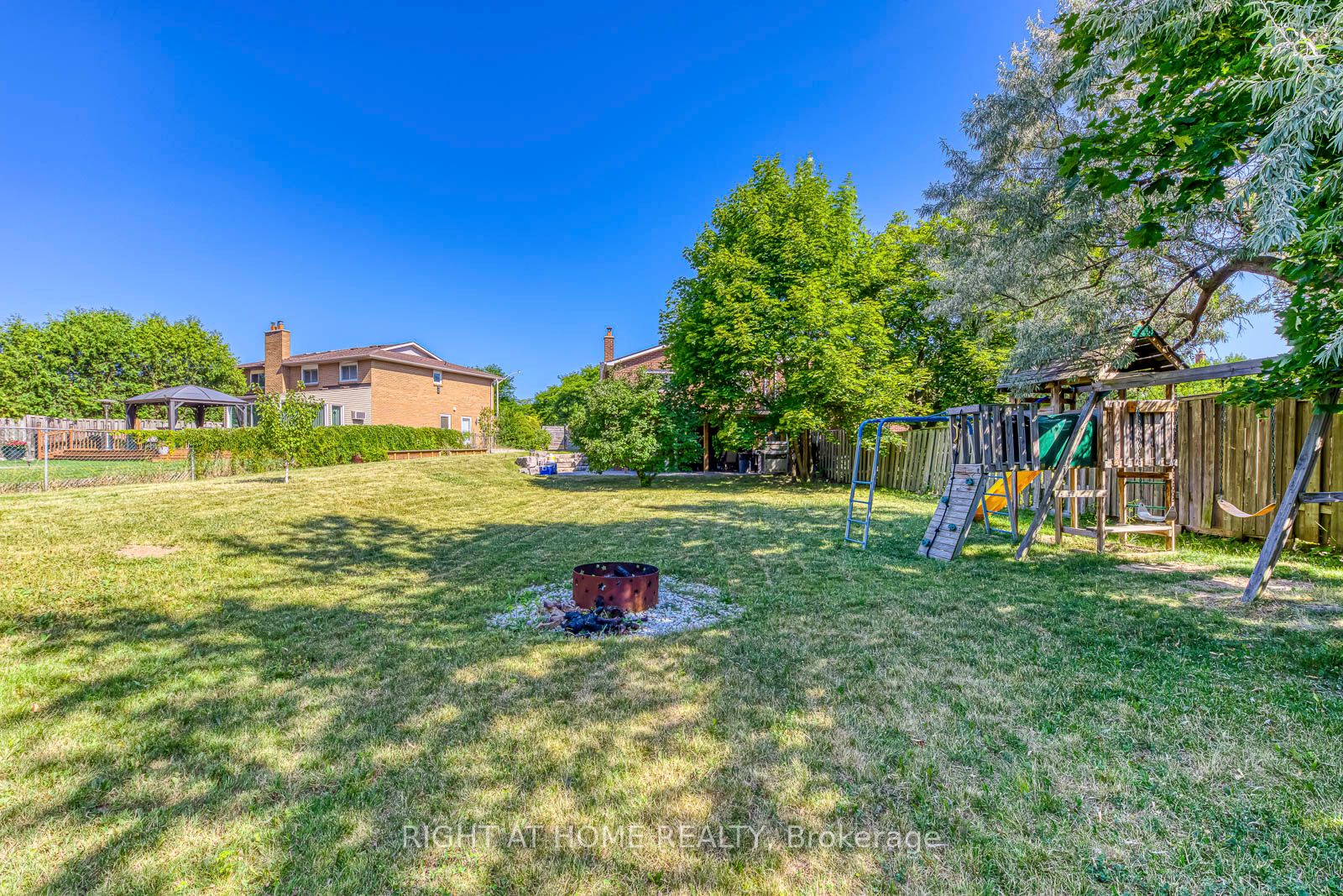 4004 Midhurst Lane Main Property Photo 27