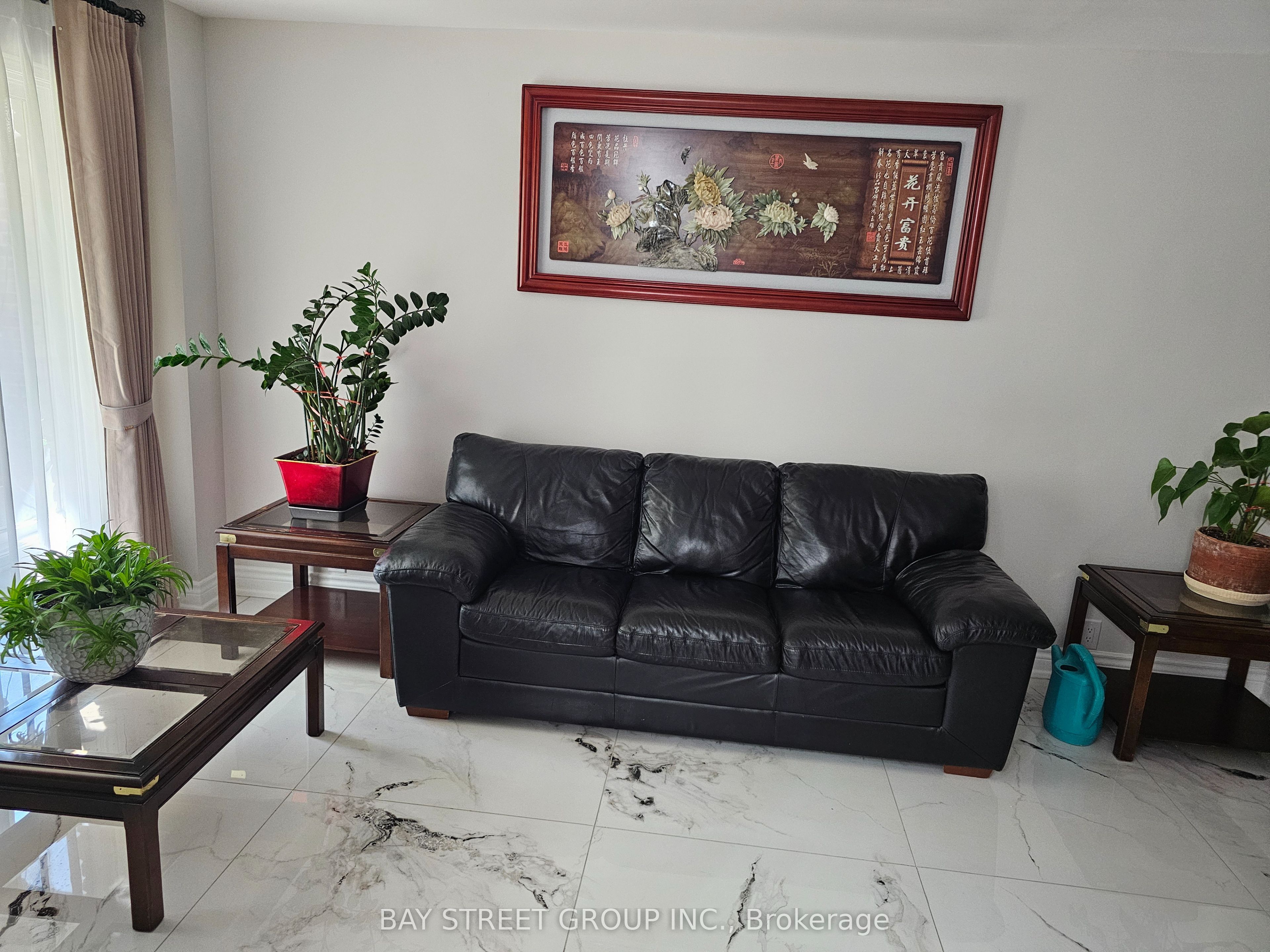3177 Colonial Drive Upper2 Property Photo 6