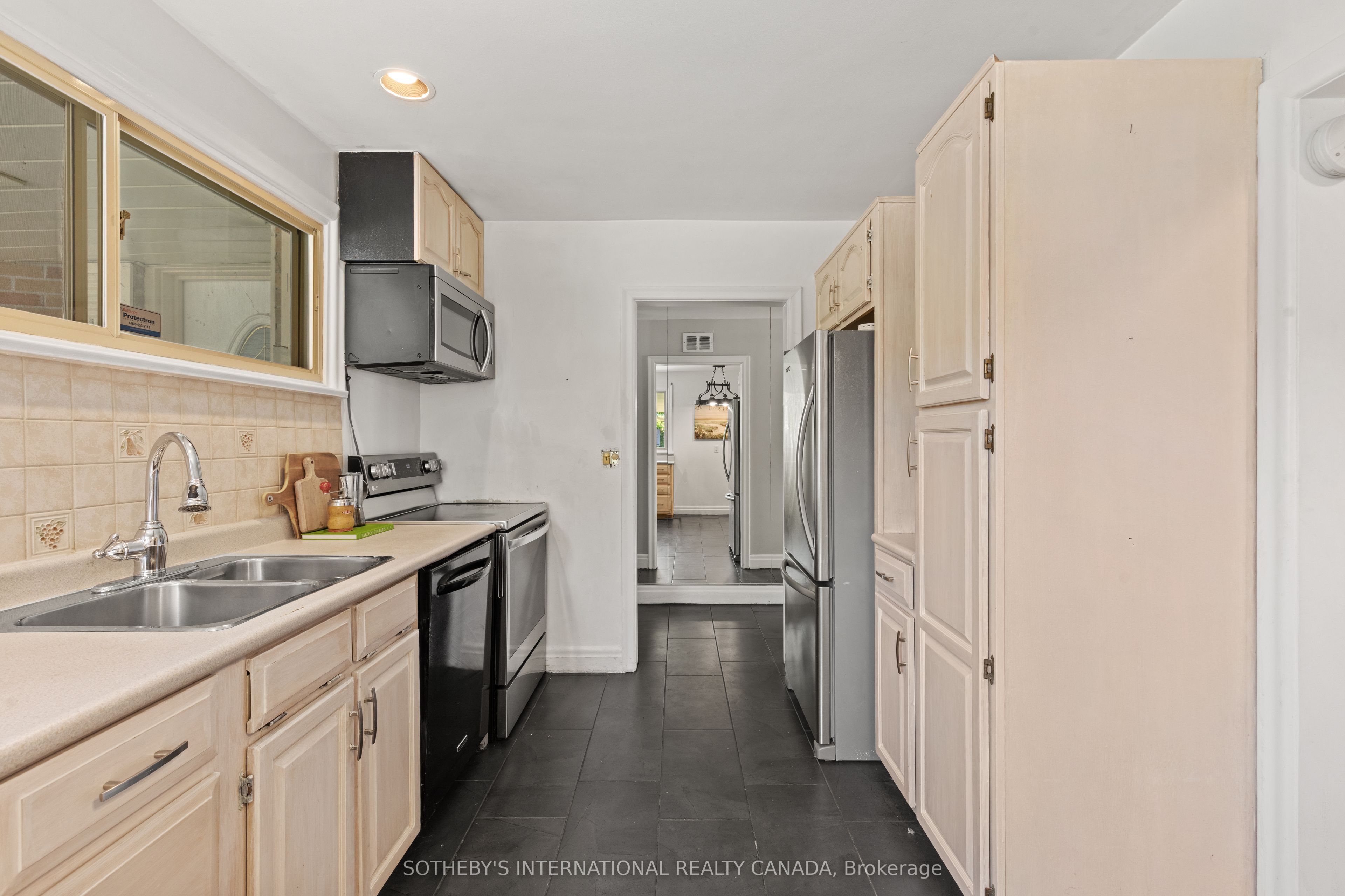 9 Babington Court Property Photo 15