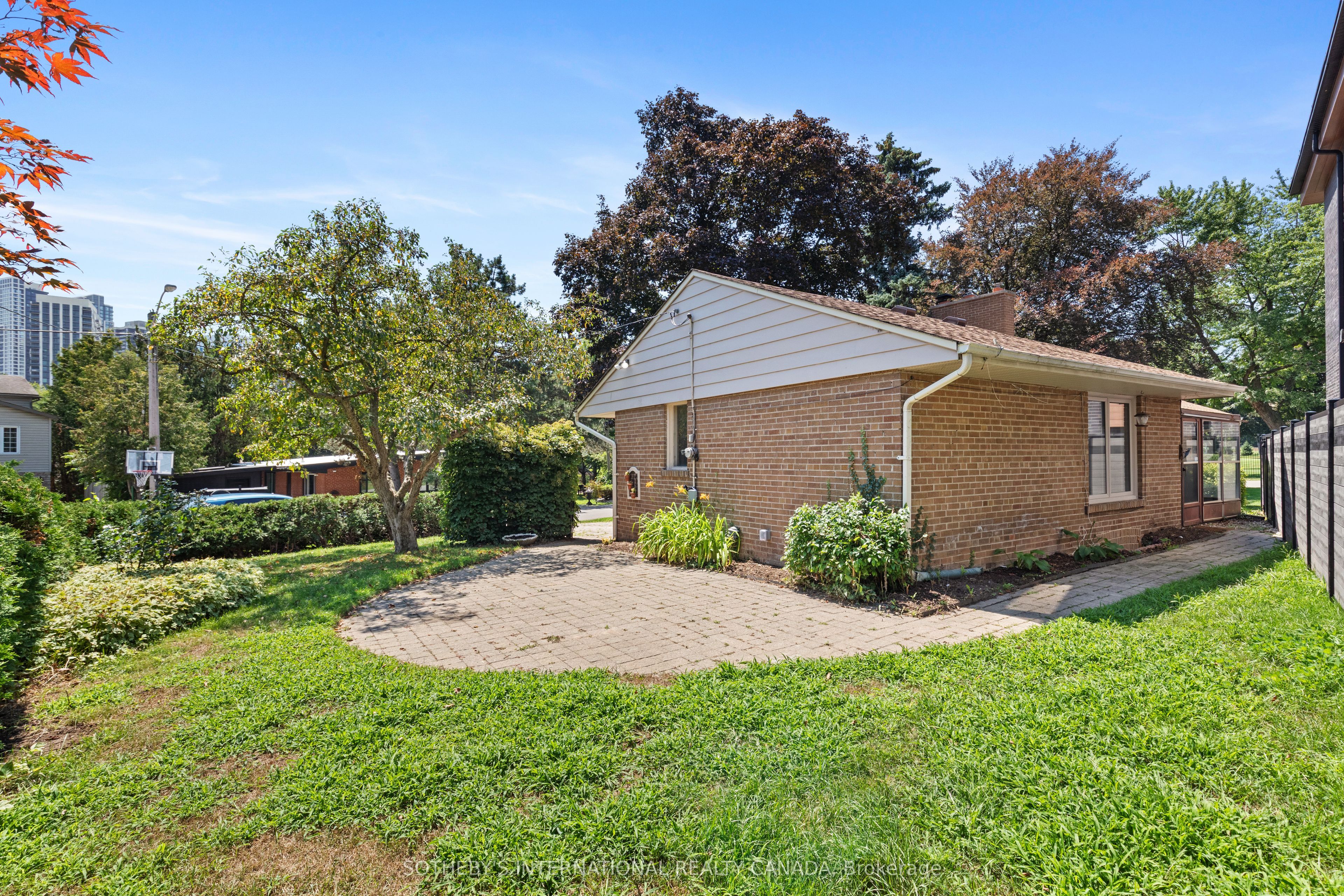 9 Babington Court Property Photo 29