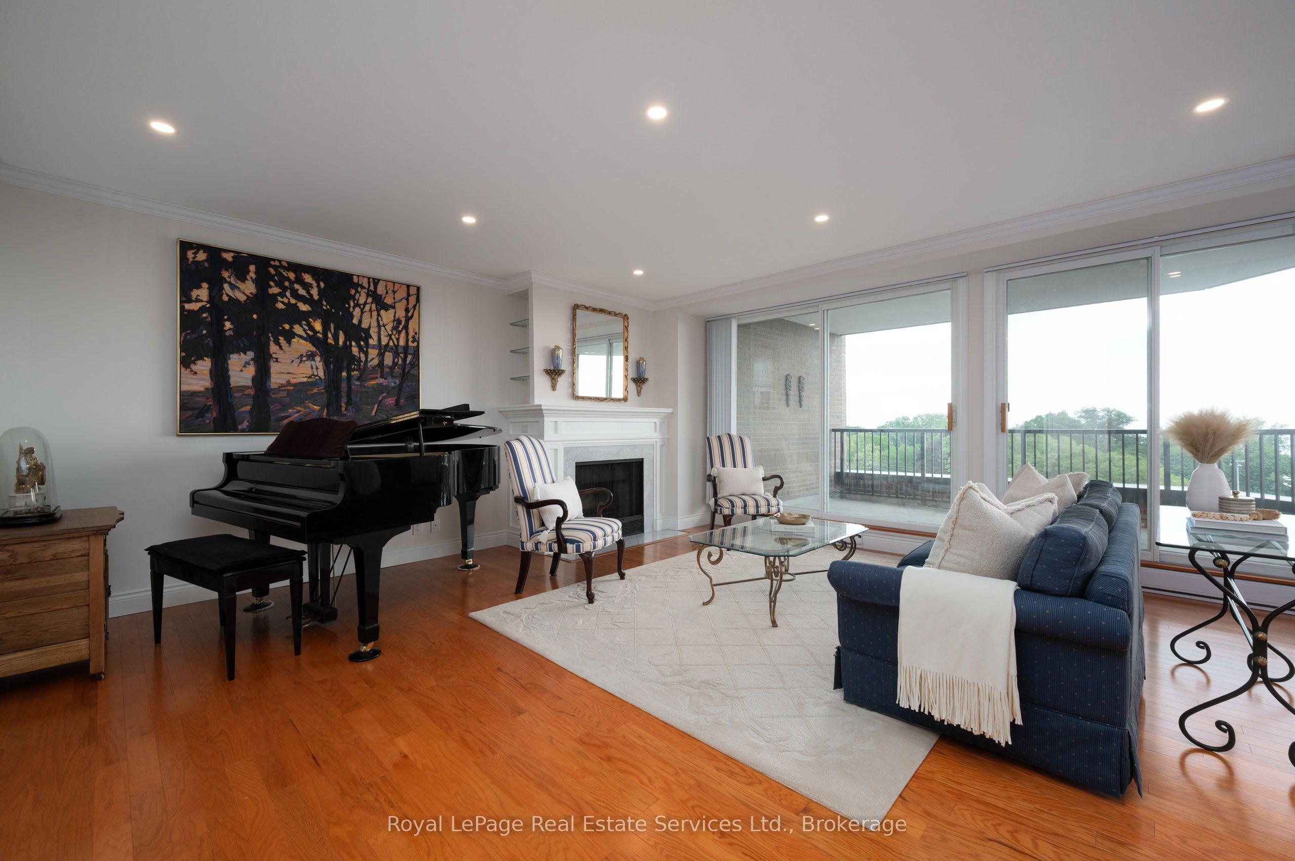 100 Lakeshore Road E 1105 Property Photo 12