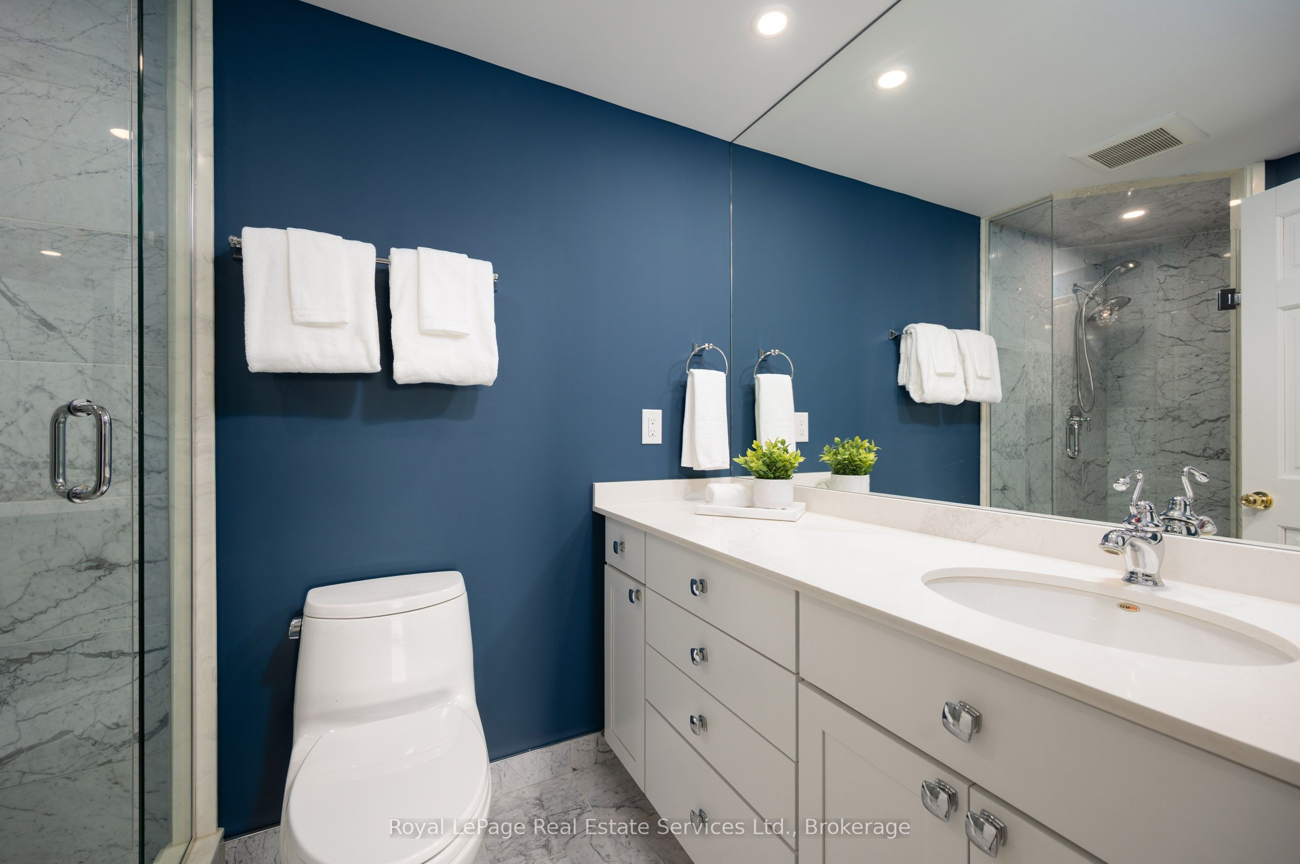 100 Lakeshore Road E 1105 Property Photo 22