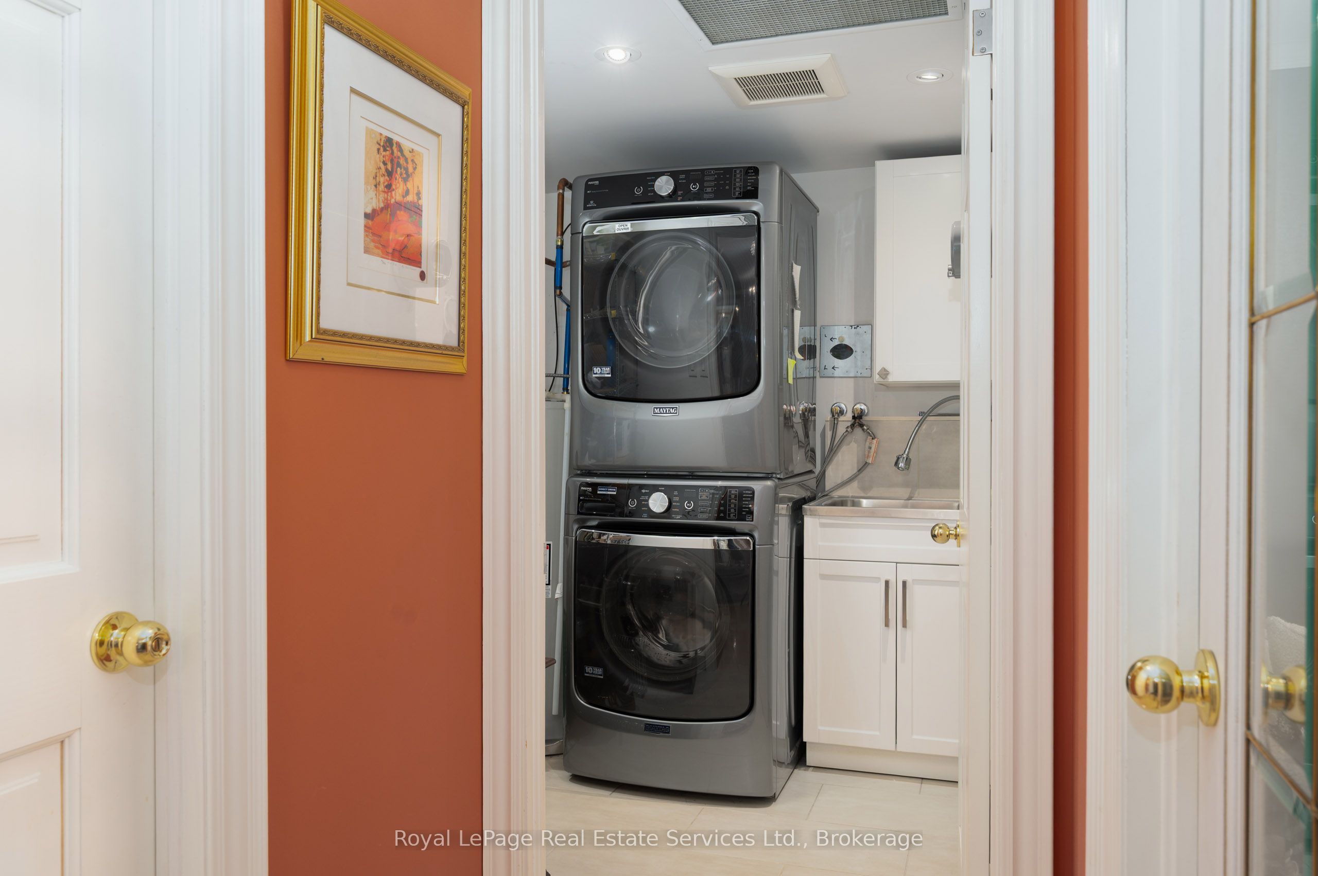 100 Lakeshore Road E 1105 Property Photo 23