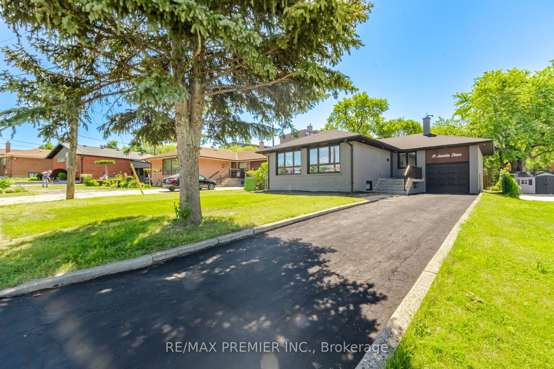 19 Jacinta Drive Property Photo 1