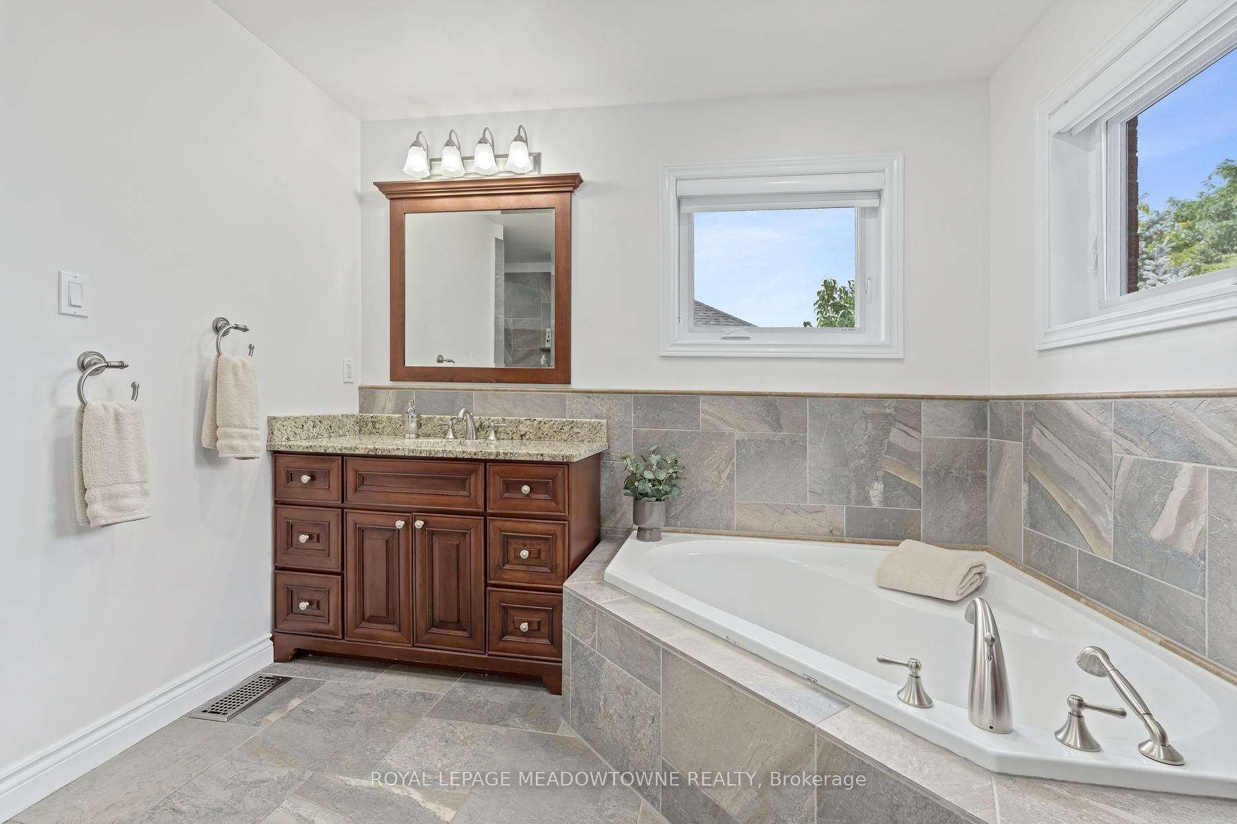 38 Chester Crescent Property Photo 27