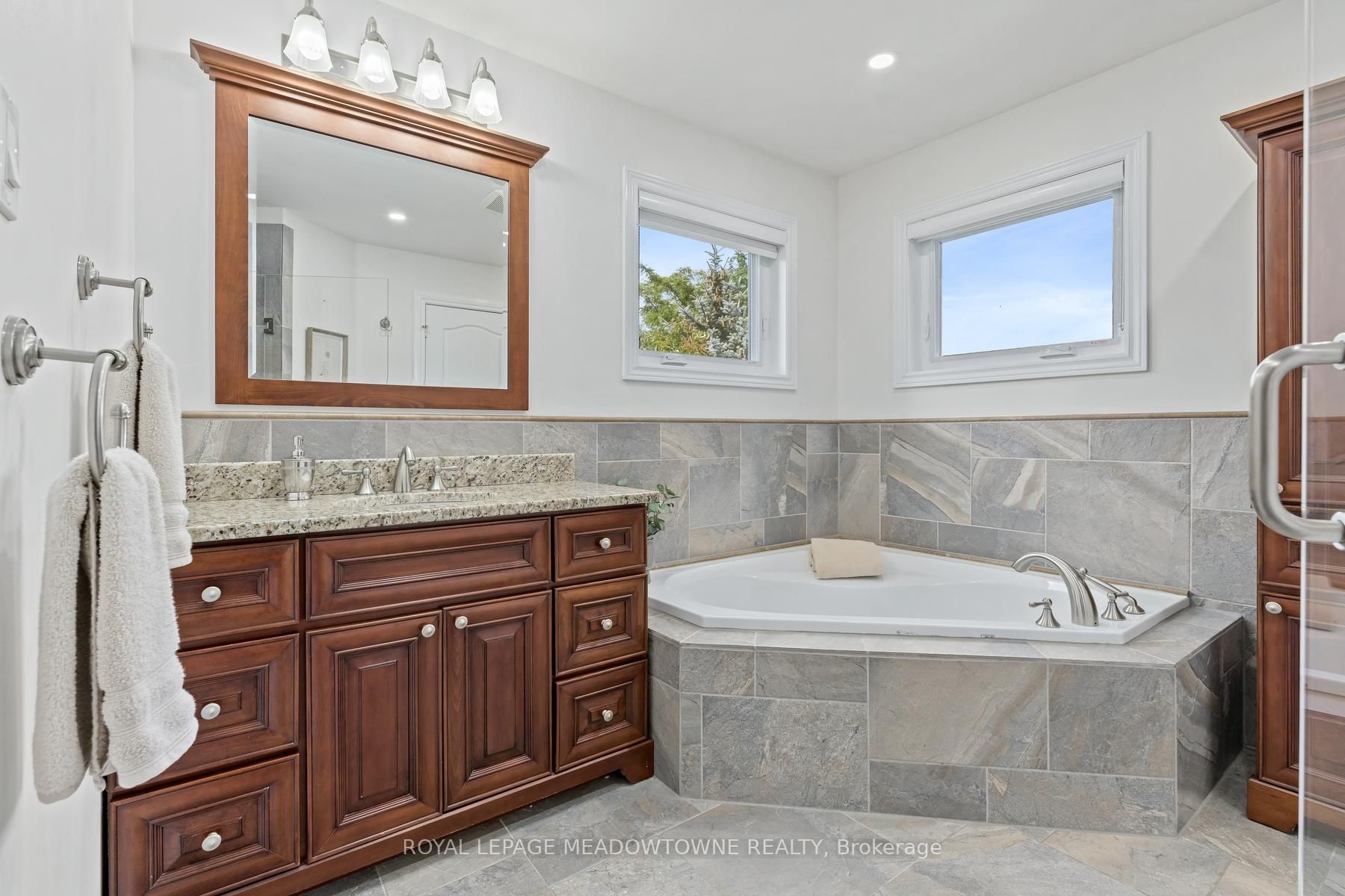 38 Chester Crescent Property Photo 28