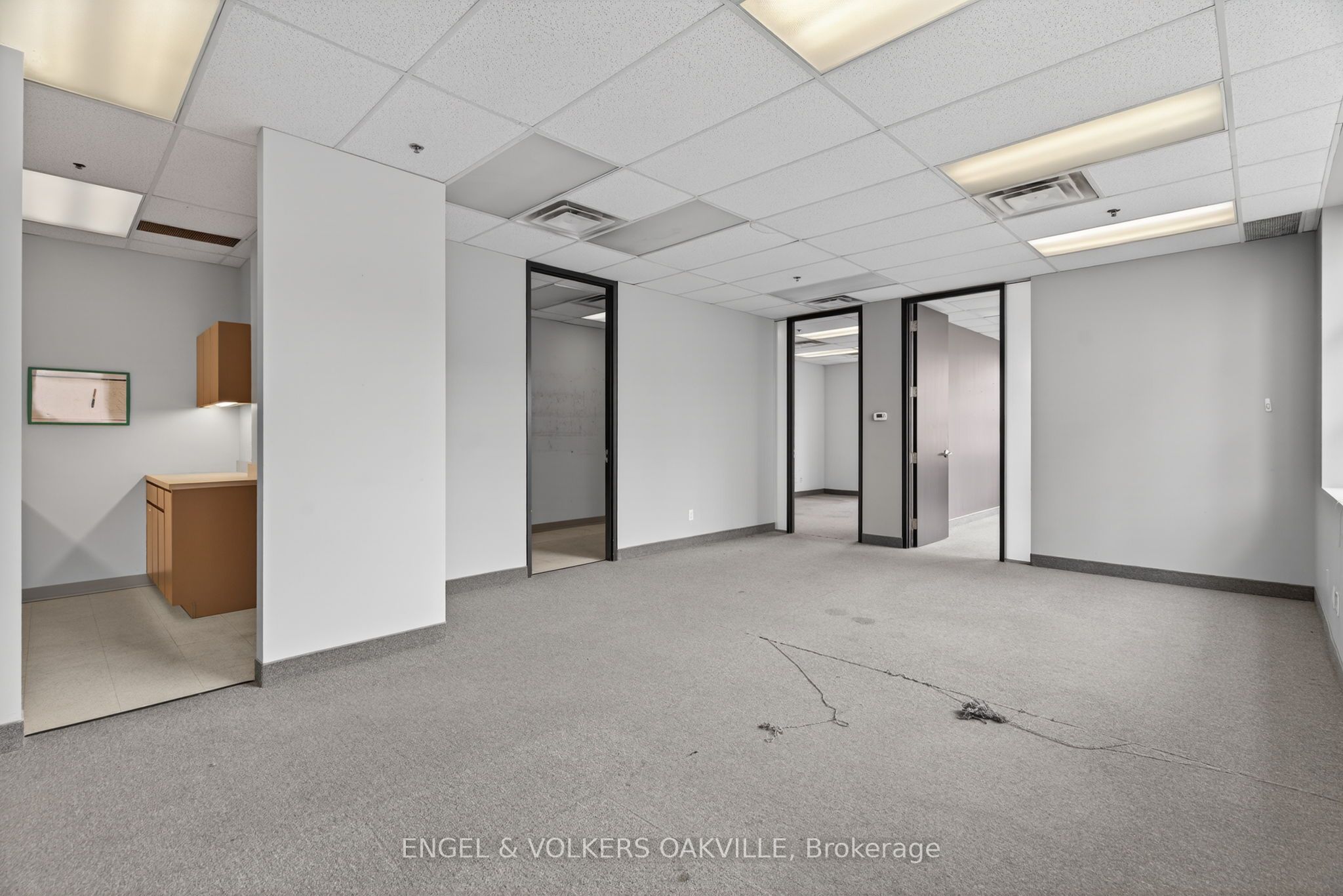 125 Lakeshore Road E 203 Property Photo 9