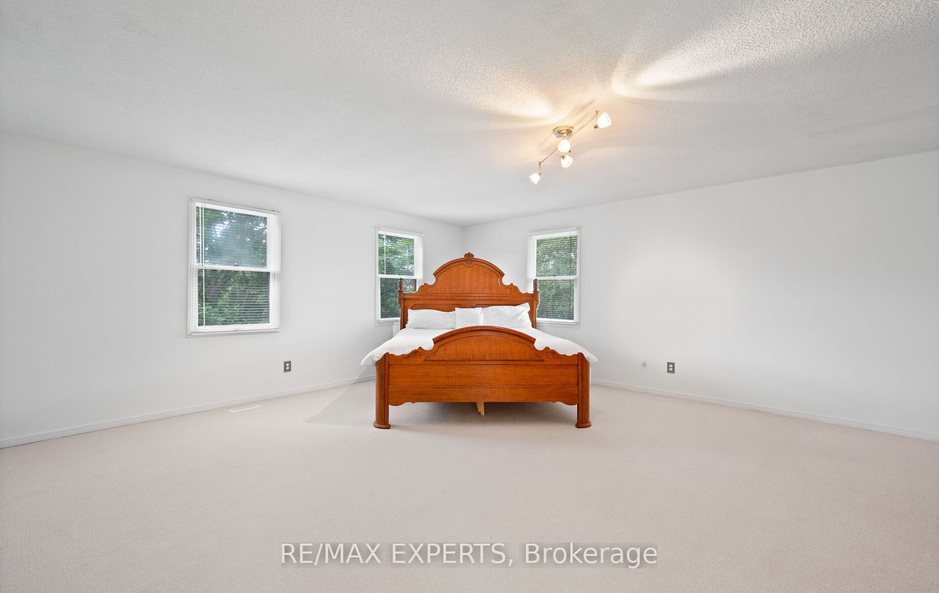 1 Goodfellow Crescent Property Photo 18