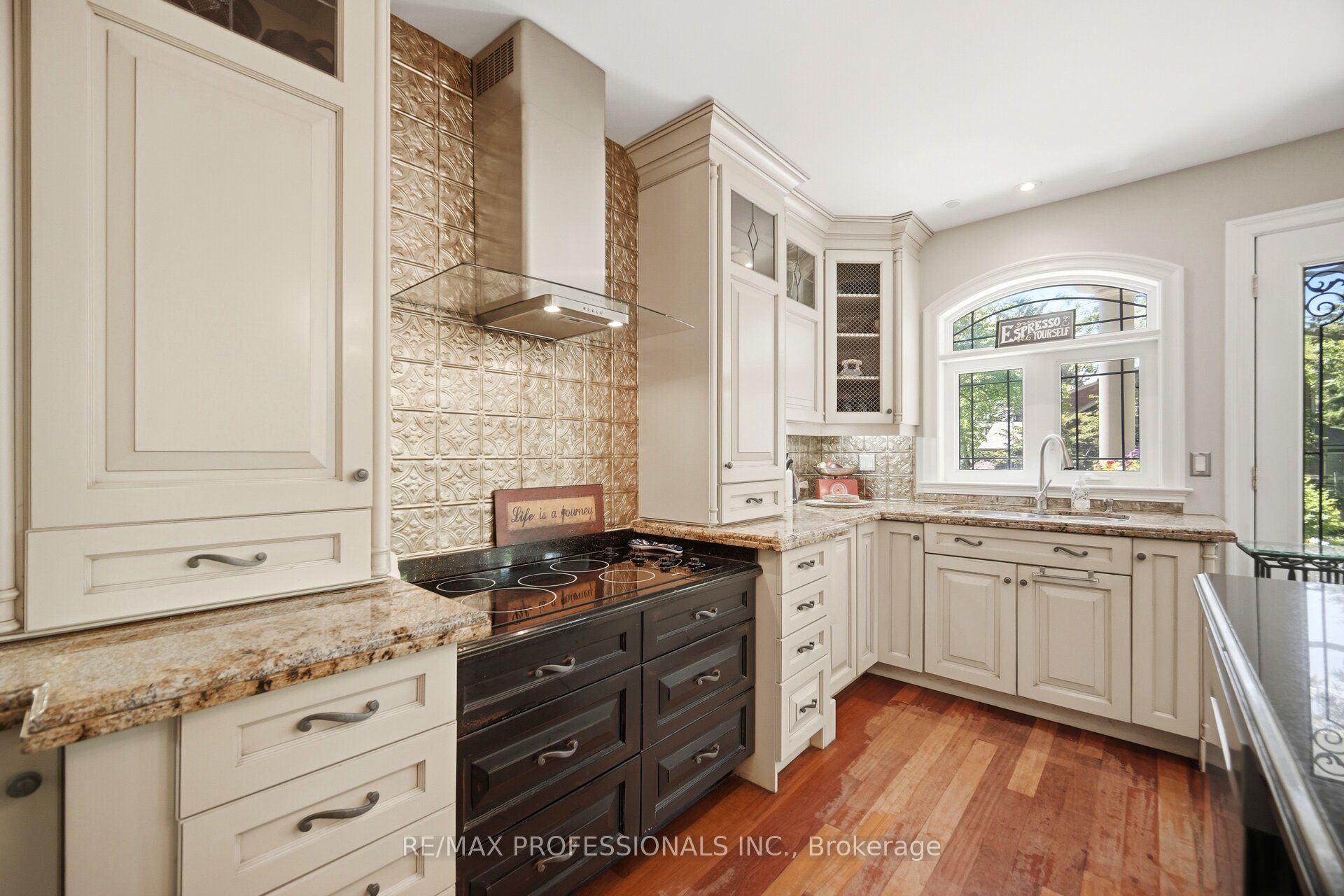 1114 Kipling Avenue Property Photo 14