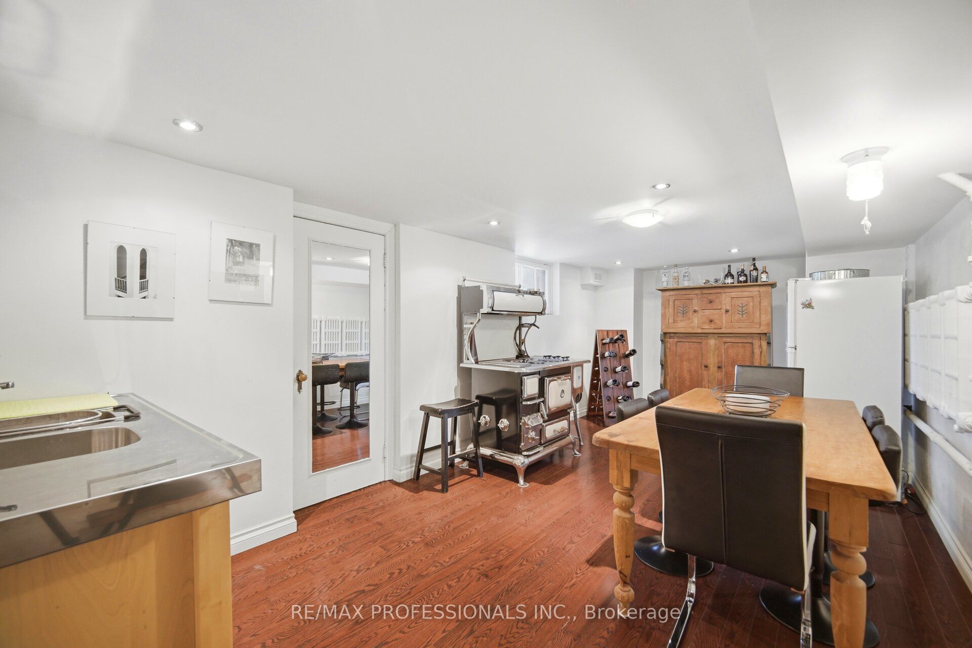 1114 Kipling Avenue Property Photo 35