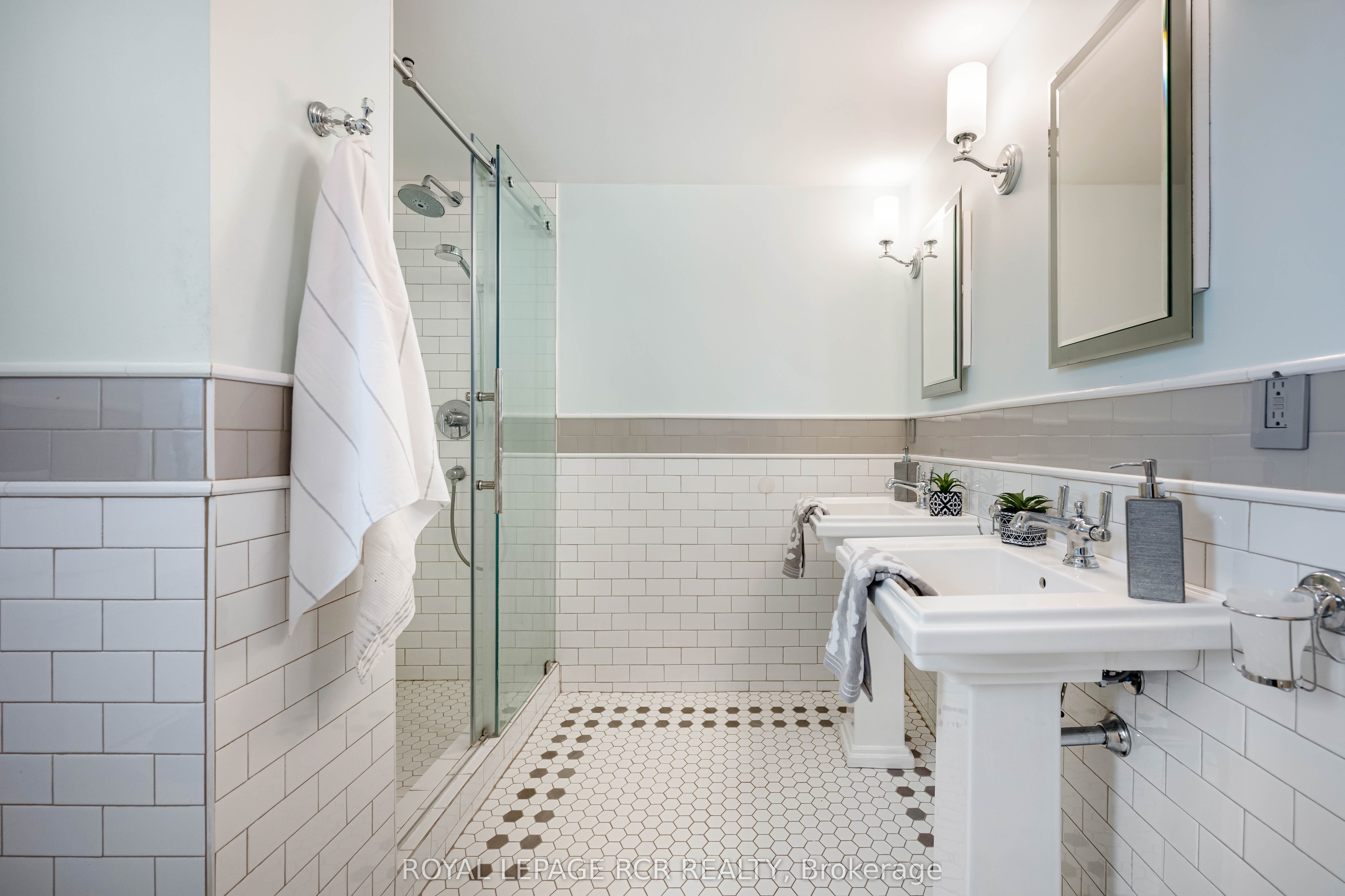 17 First Avenue Property Photo 34