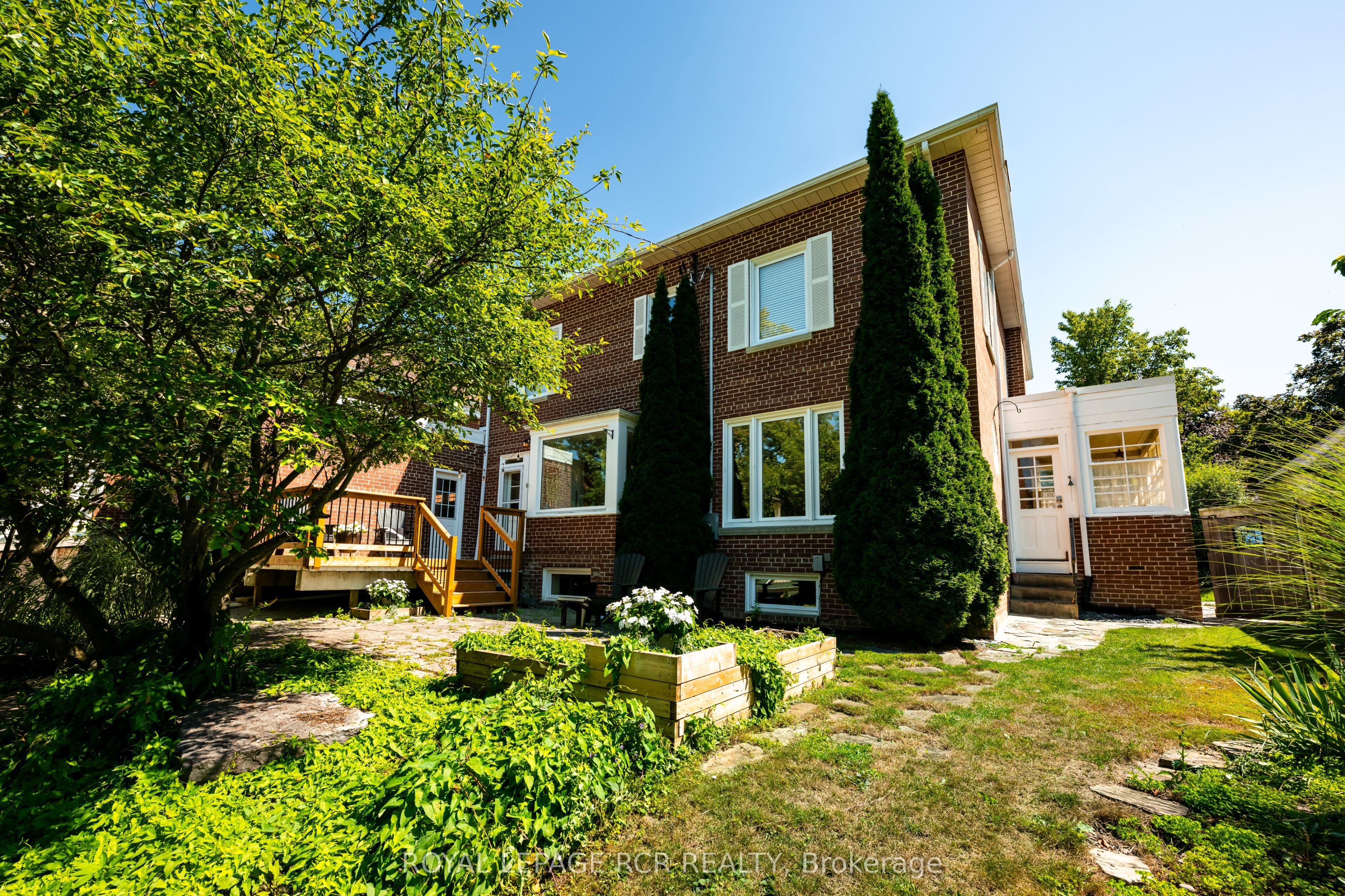 17 First Avenue Property Photo 44