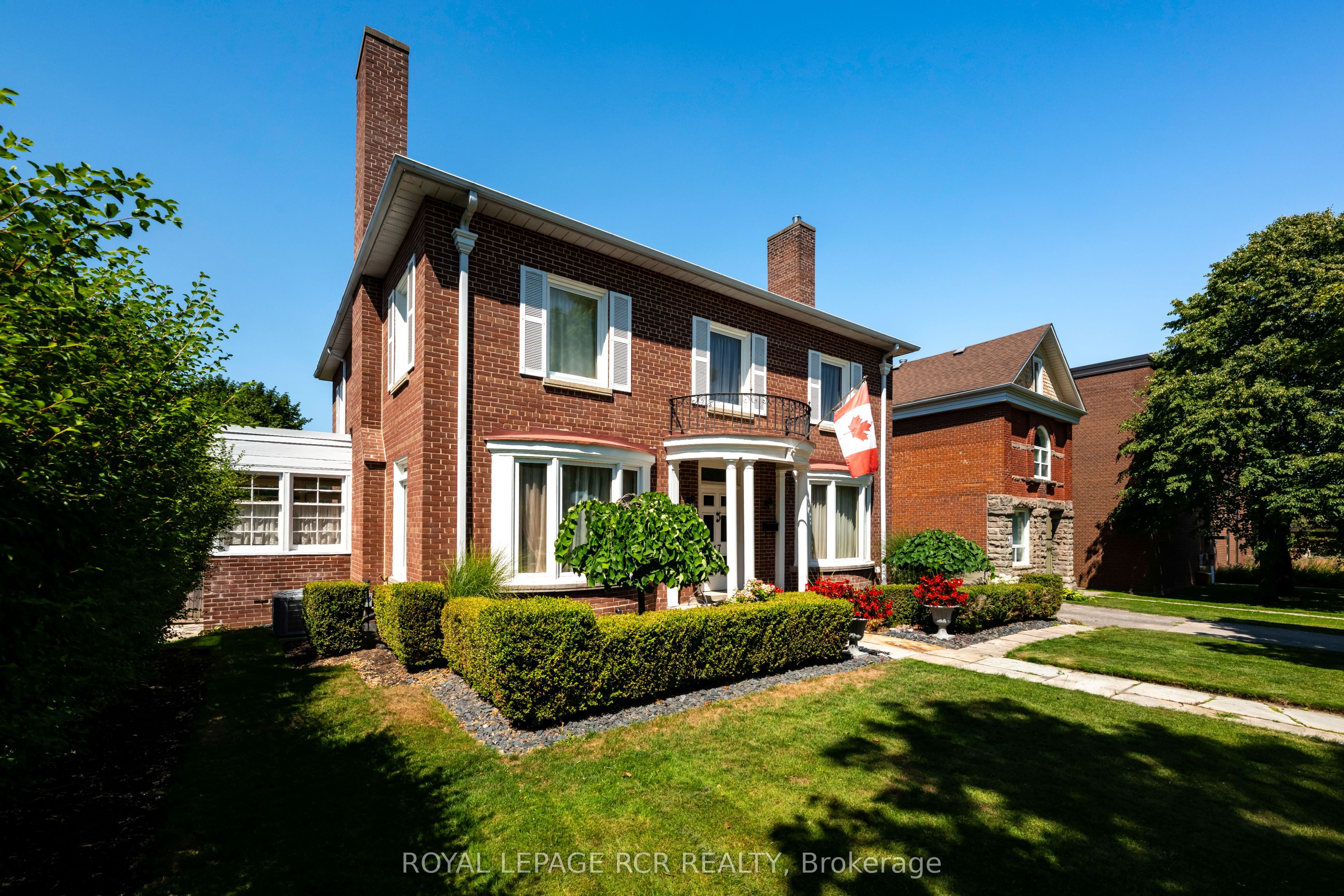 17 First Avenue Property Photo 45