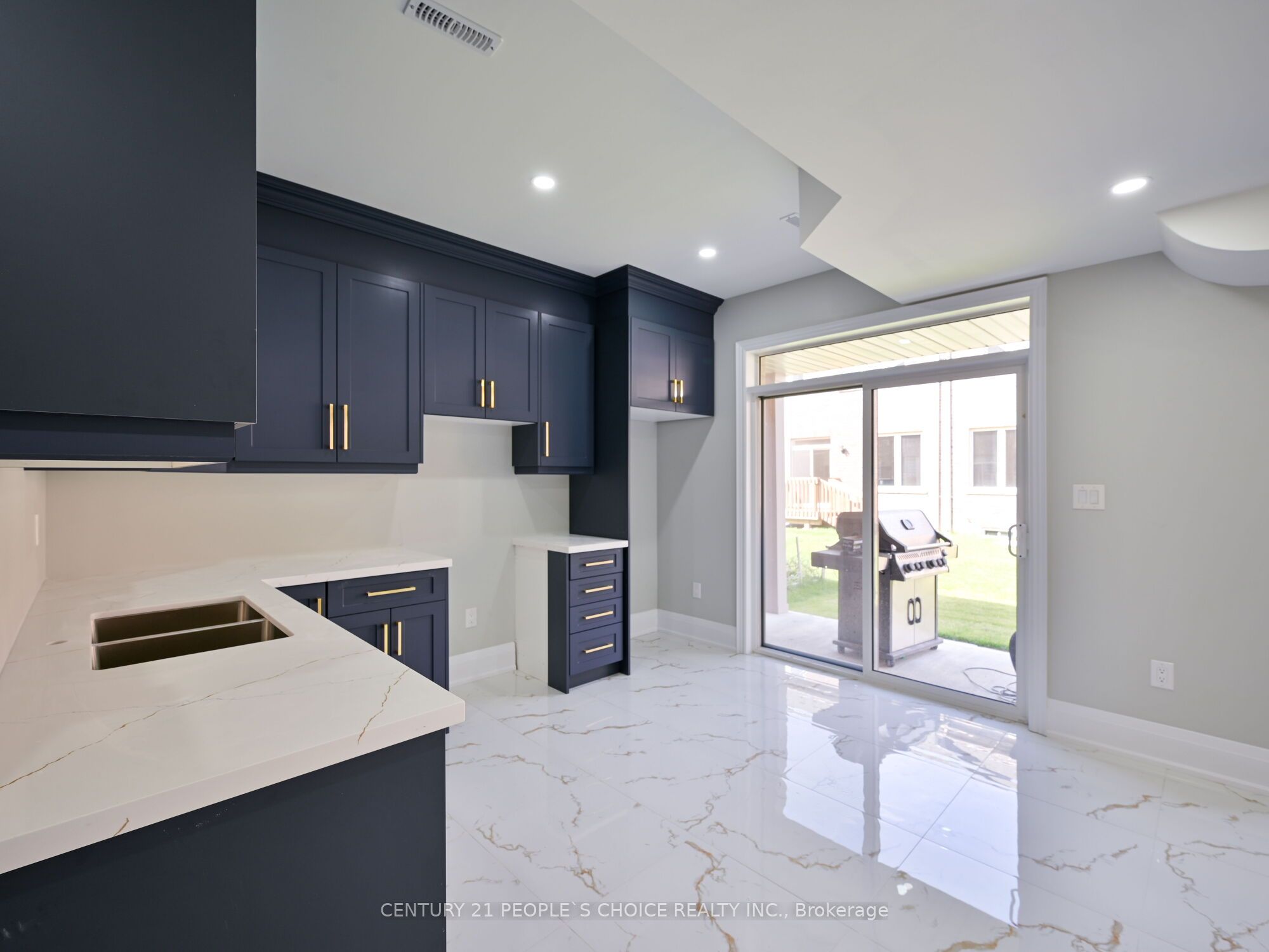 12 Junior Road Property Photo 9