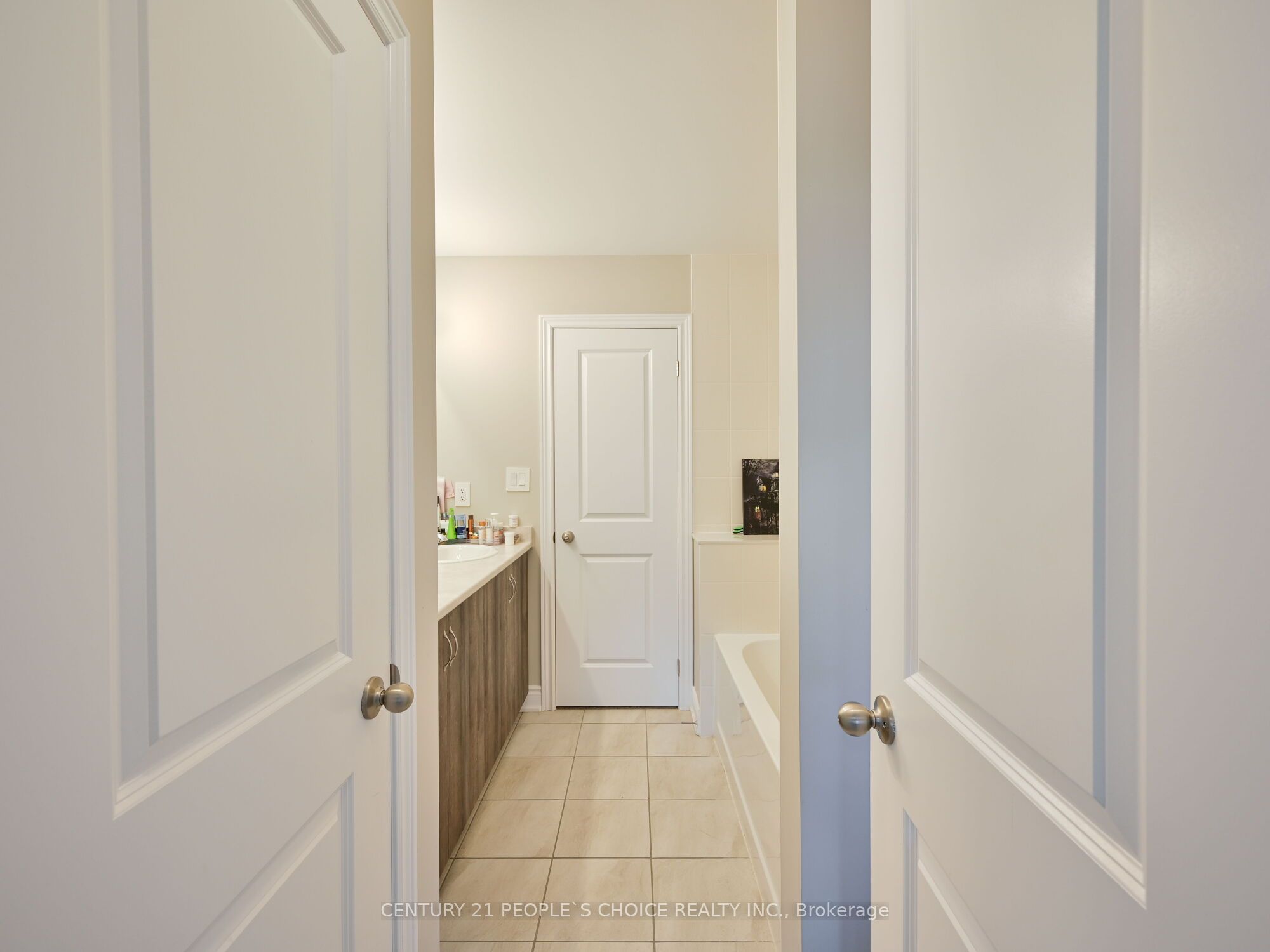 12 Junior Road Property Photo 34