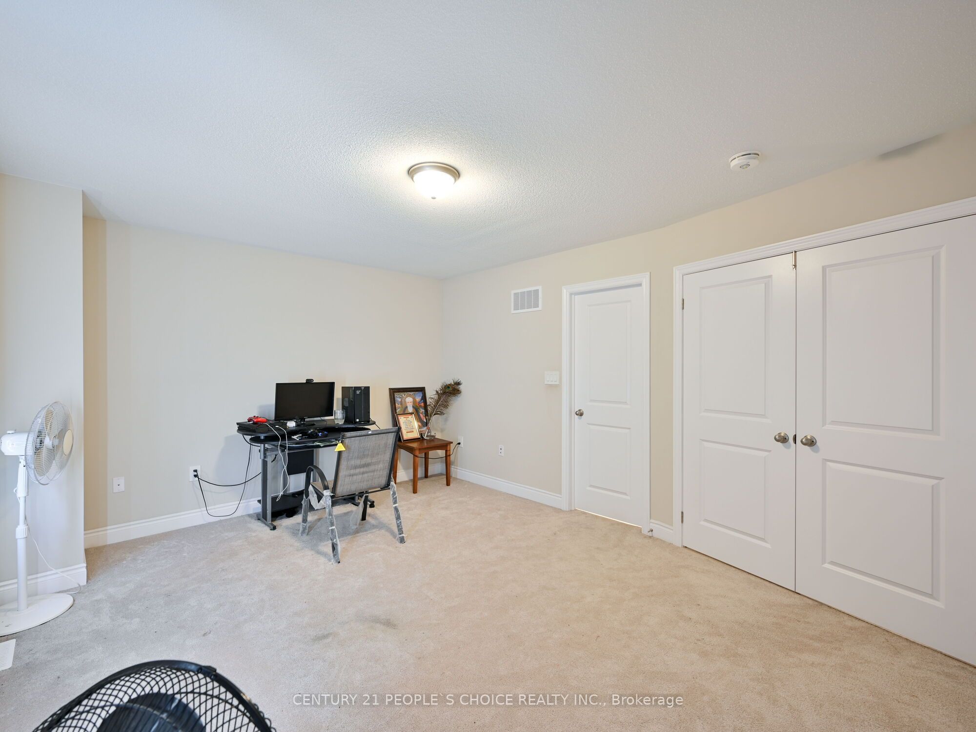 12 Junior Road Property Photo 35
