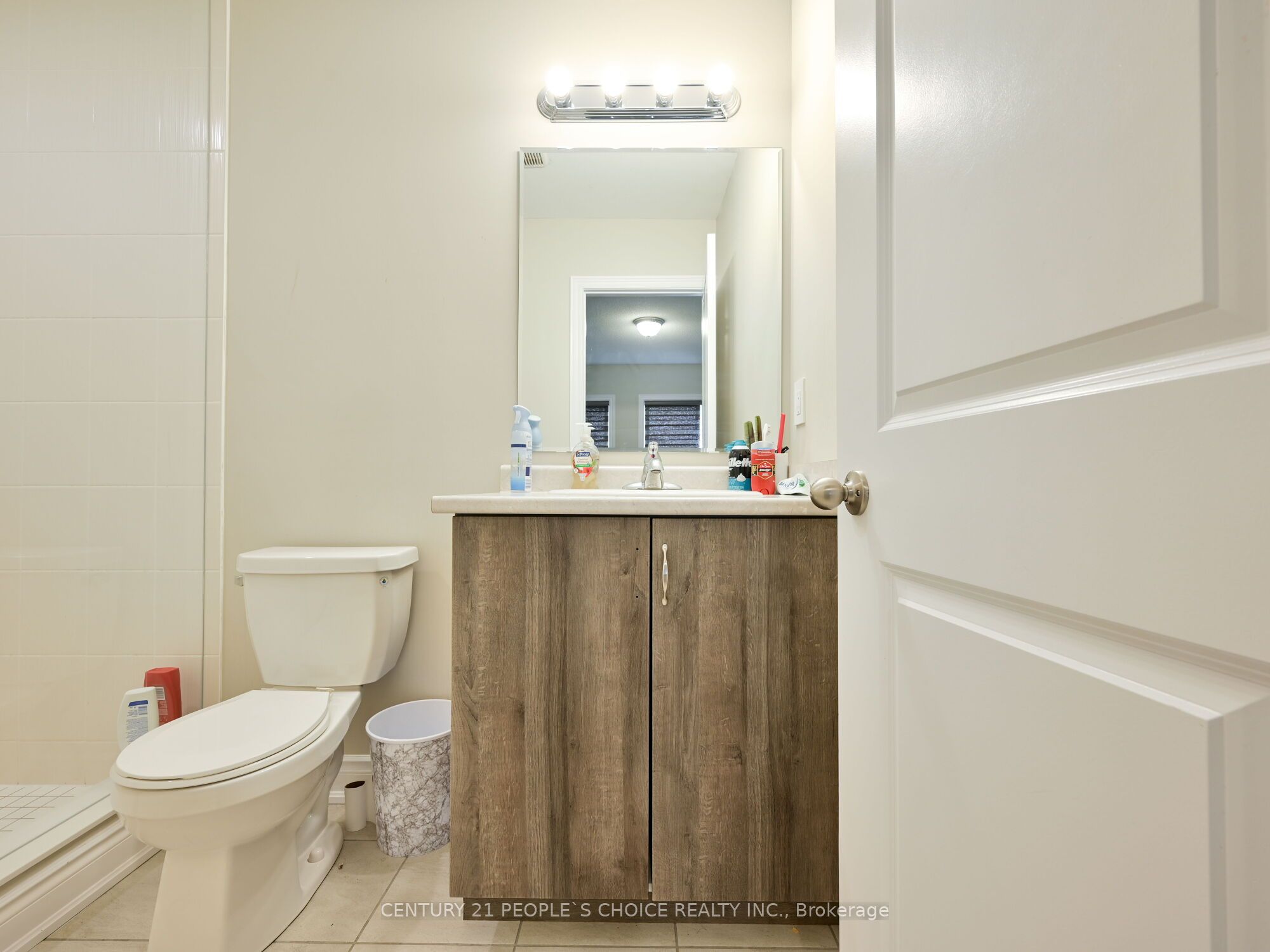 12 Junior Road Property Photo 37