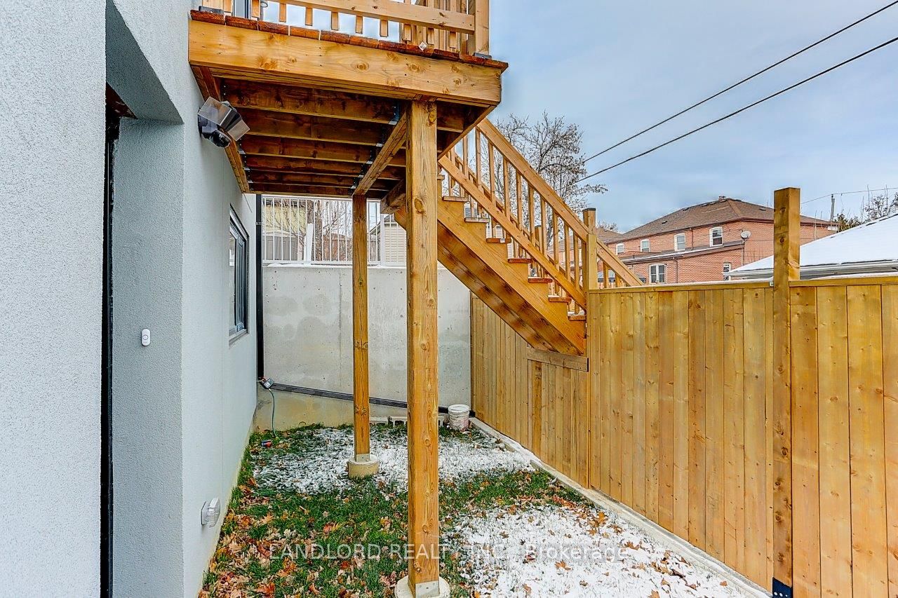 2071 Keele Street Lower Property Photo 7