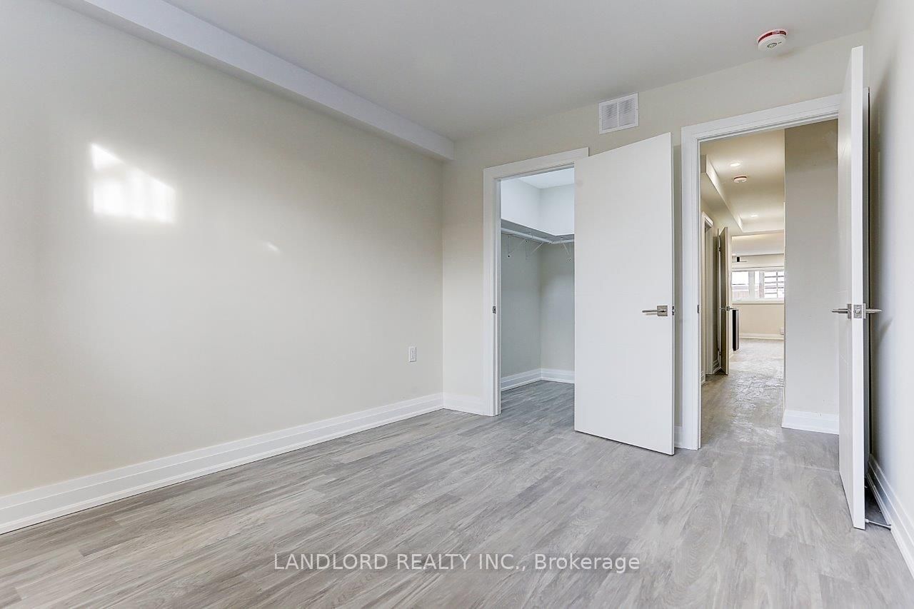 2071 Keele Street Lower Property Photo 27