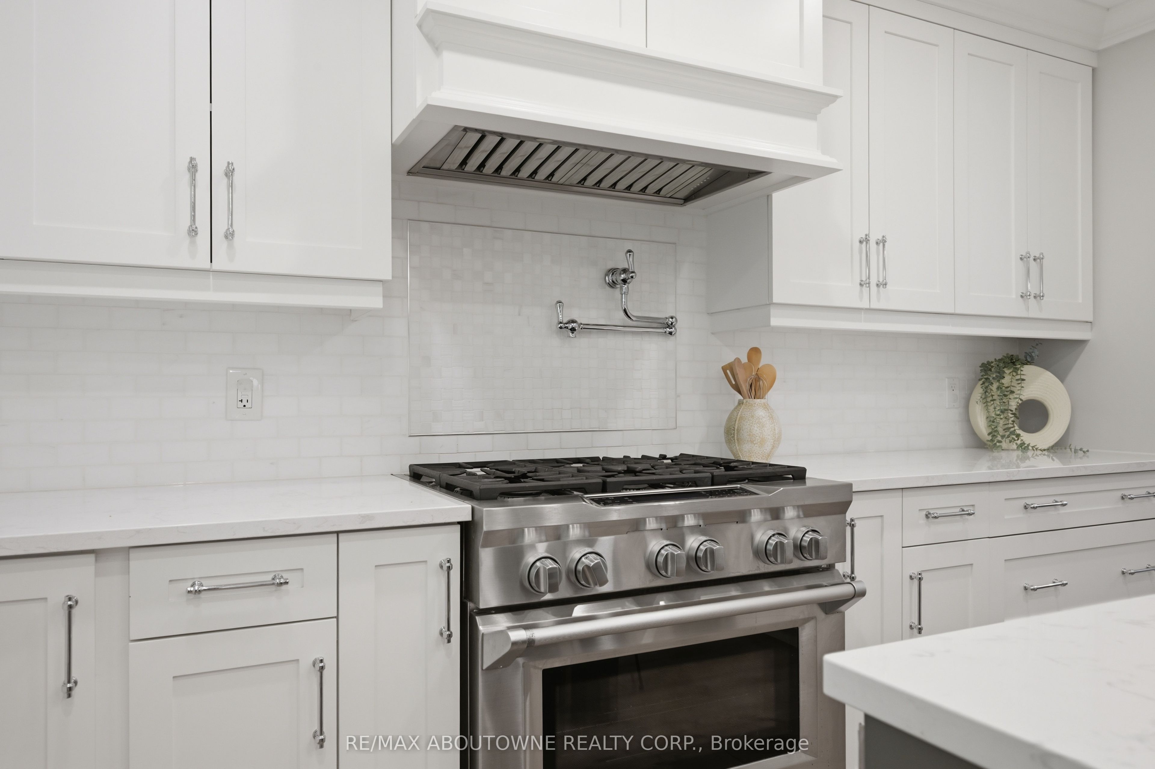 485 Coleen Drive Property Photo 10