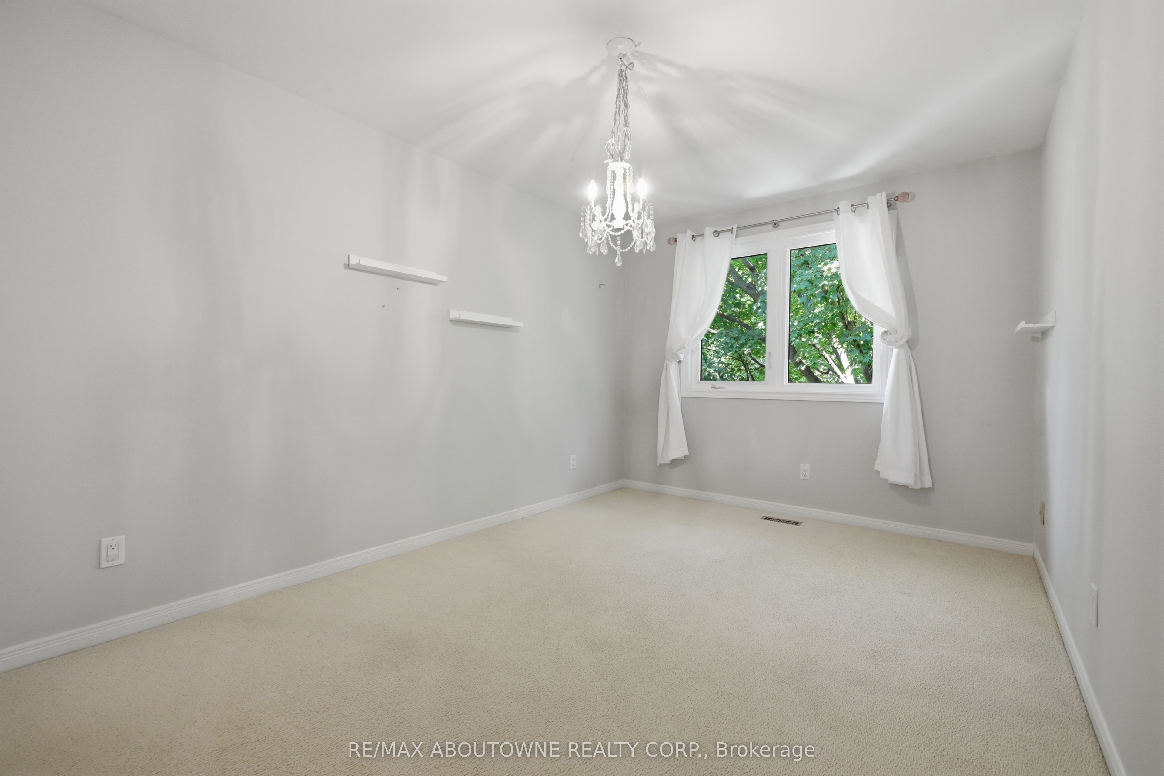 485 Coleen Drive Property Photo 18