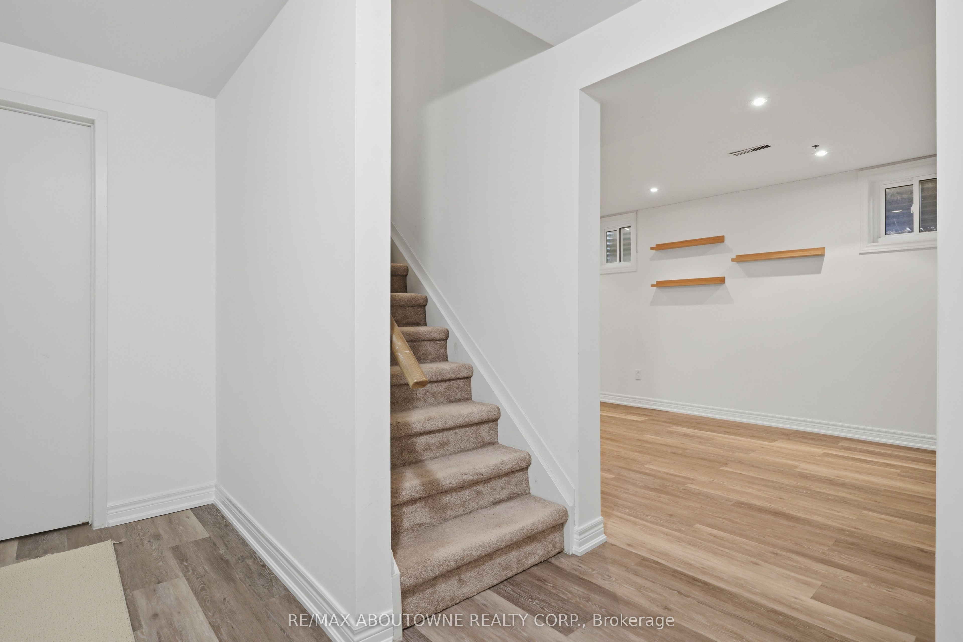 485 Coleen Drive Property Photo 25