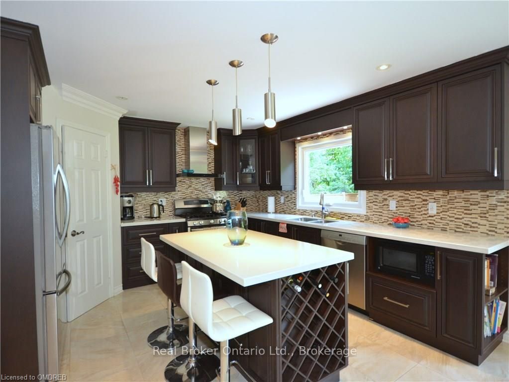 1609 Pilgrims Way Property Photo 5