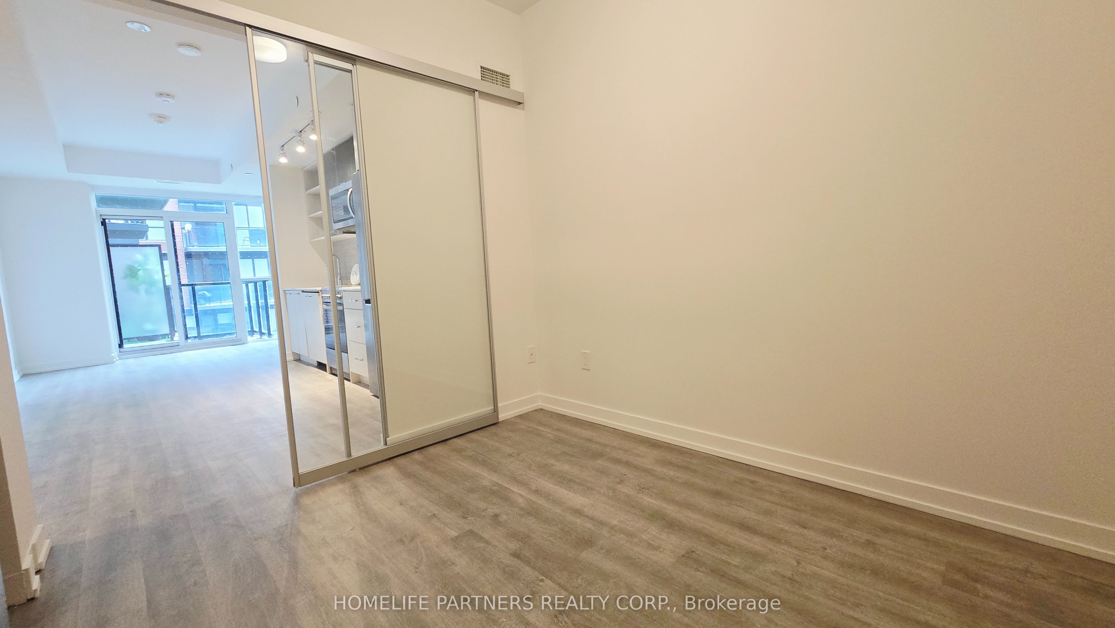 2300 St Clair Avenue W 414 Property Photo 7