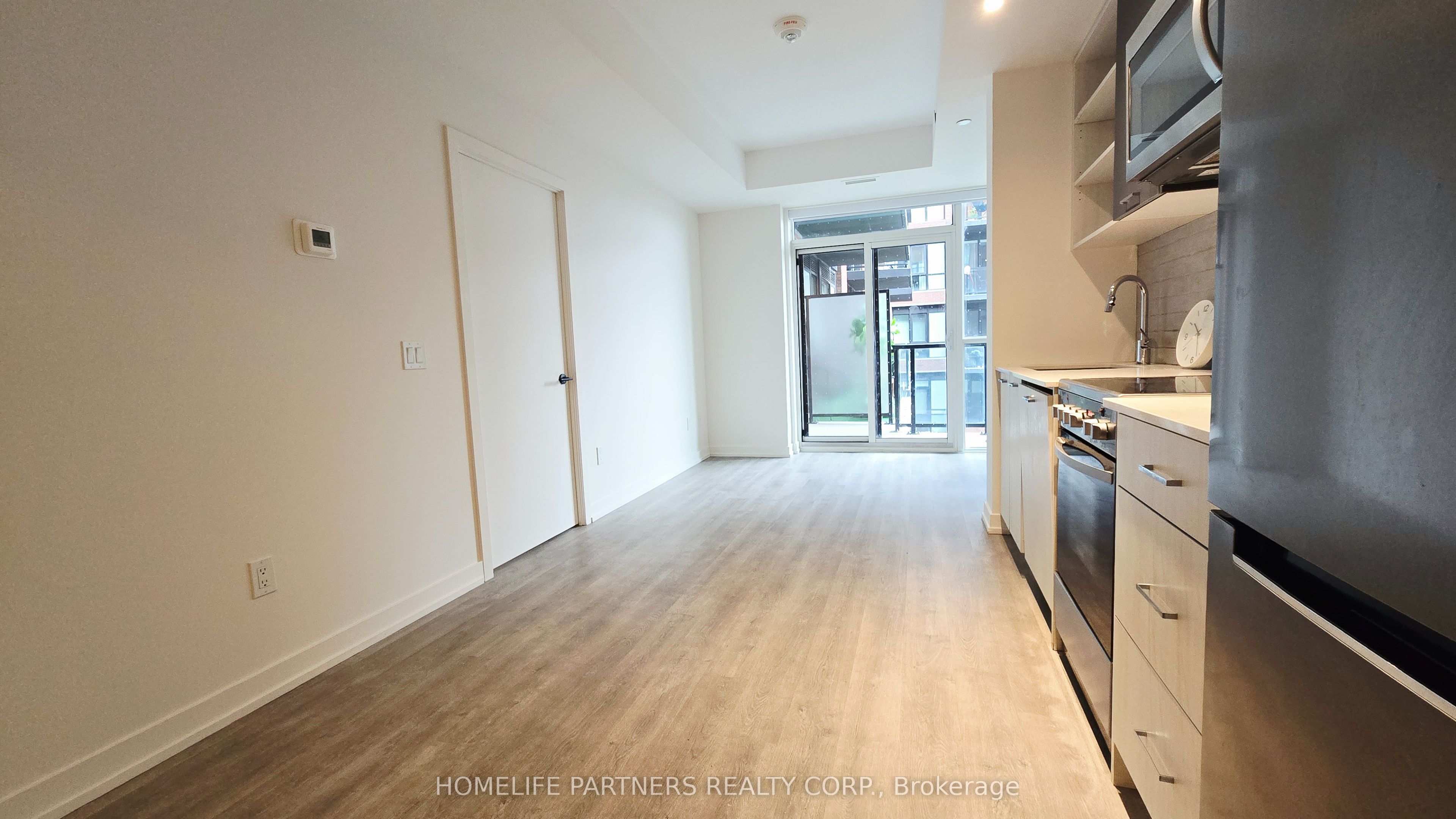 2300 St Clair Avenue W 414 Property Photo 8