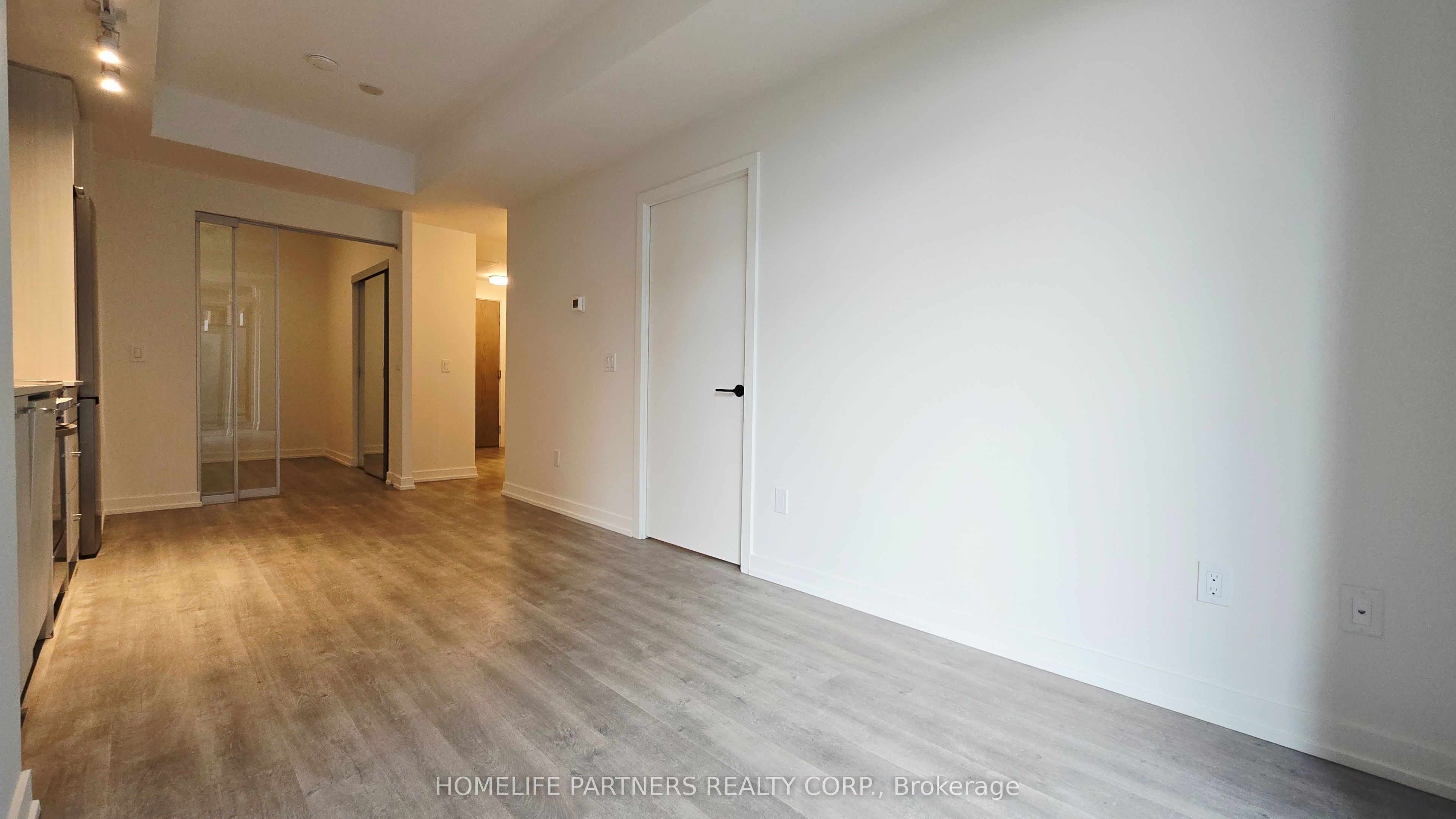 2300 St Clair Avenue W 414 Property Photo 11