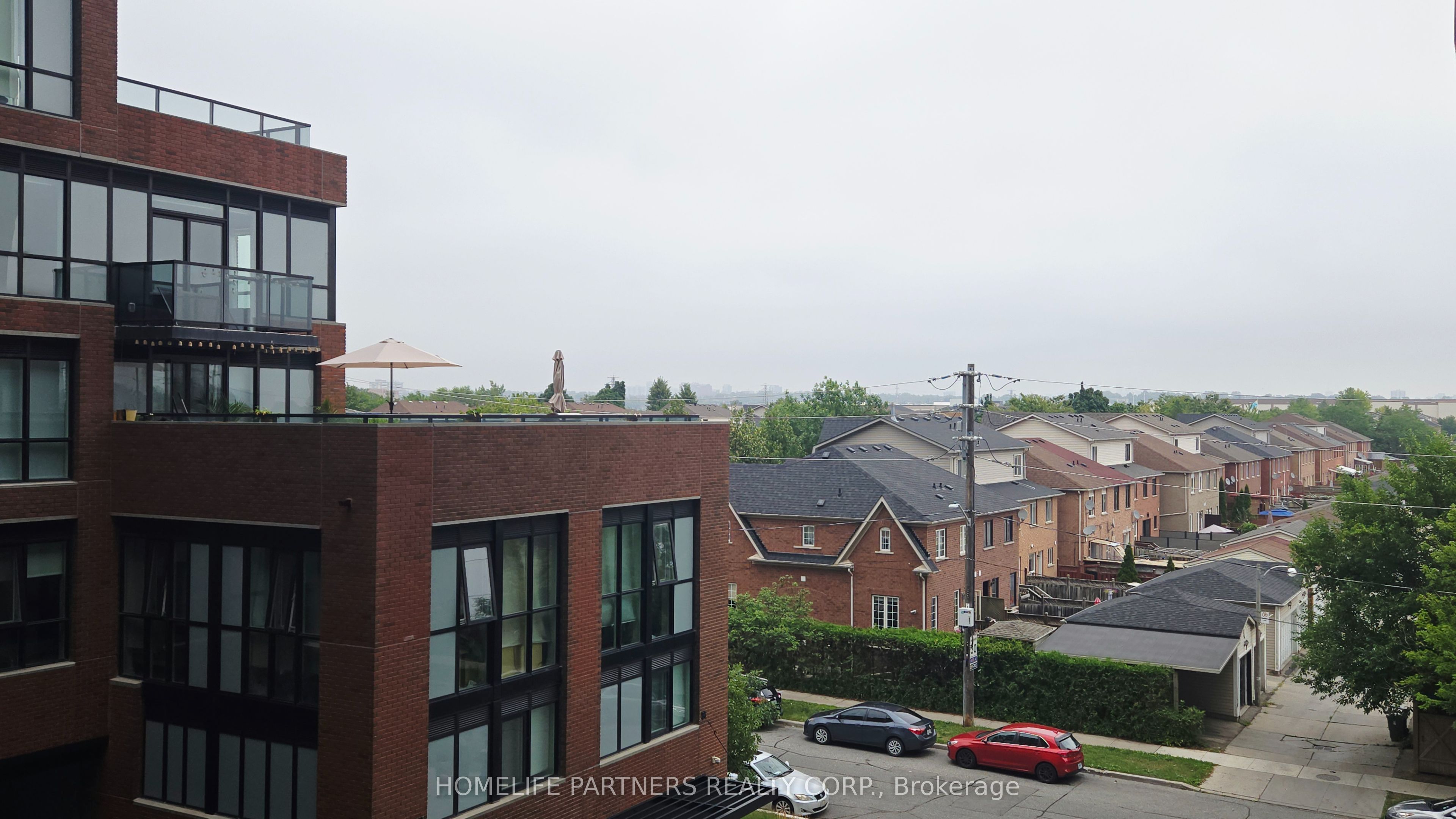 2300 St Clair Avenue W 414 Property Photo 20