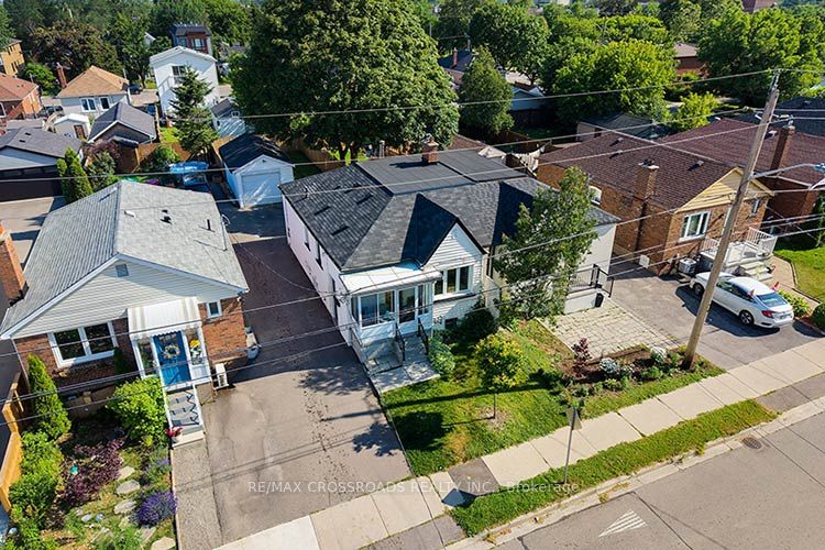 65 Manitoba Street Property Photo 4