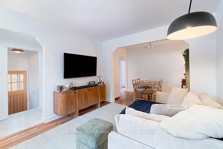 65 Manitoba Street Property Photo 7