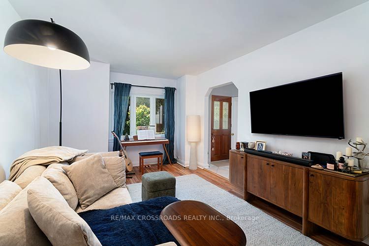 65 Manitoba Street Property Photo 8