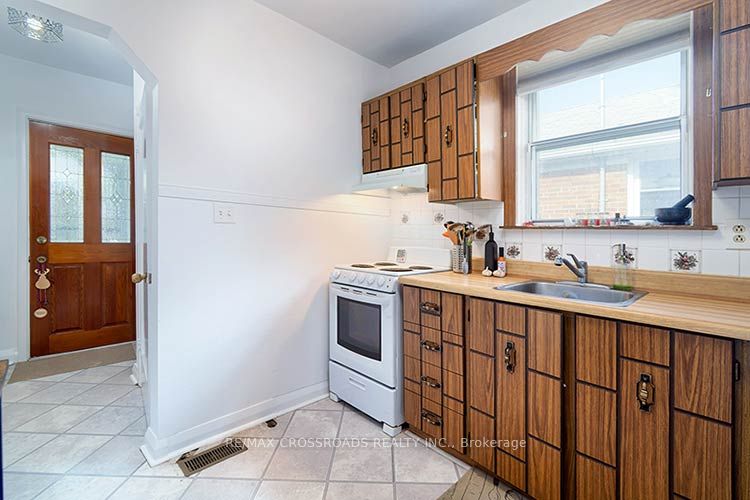 65 Manitoba Street Property Photo 11