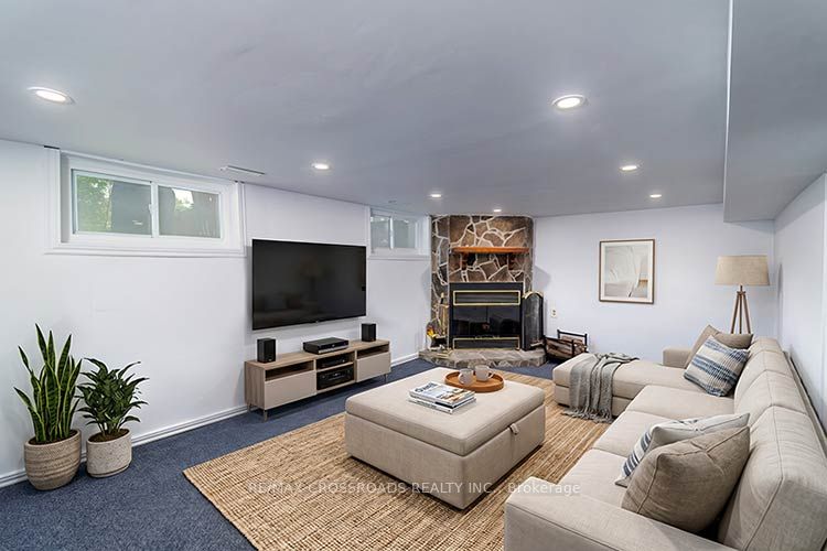 65 Manitoba Street Property Photo 22