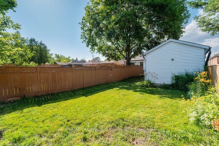 65 Manitoba Street Property Photo 33