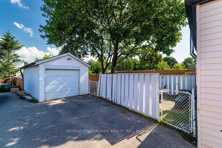 65 Manitoba Street Property Photo 39