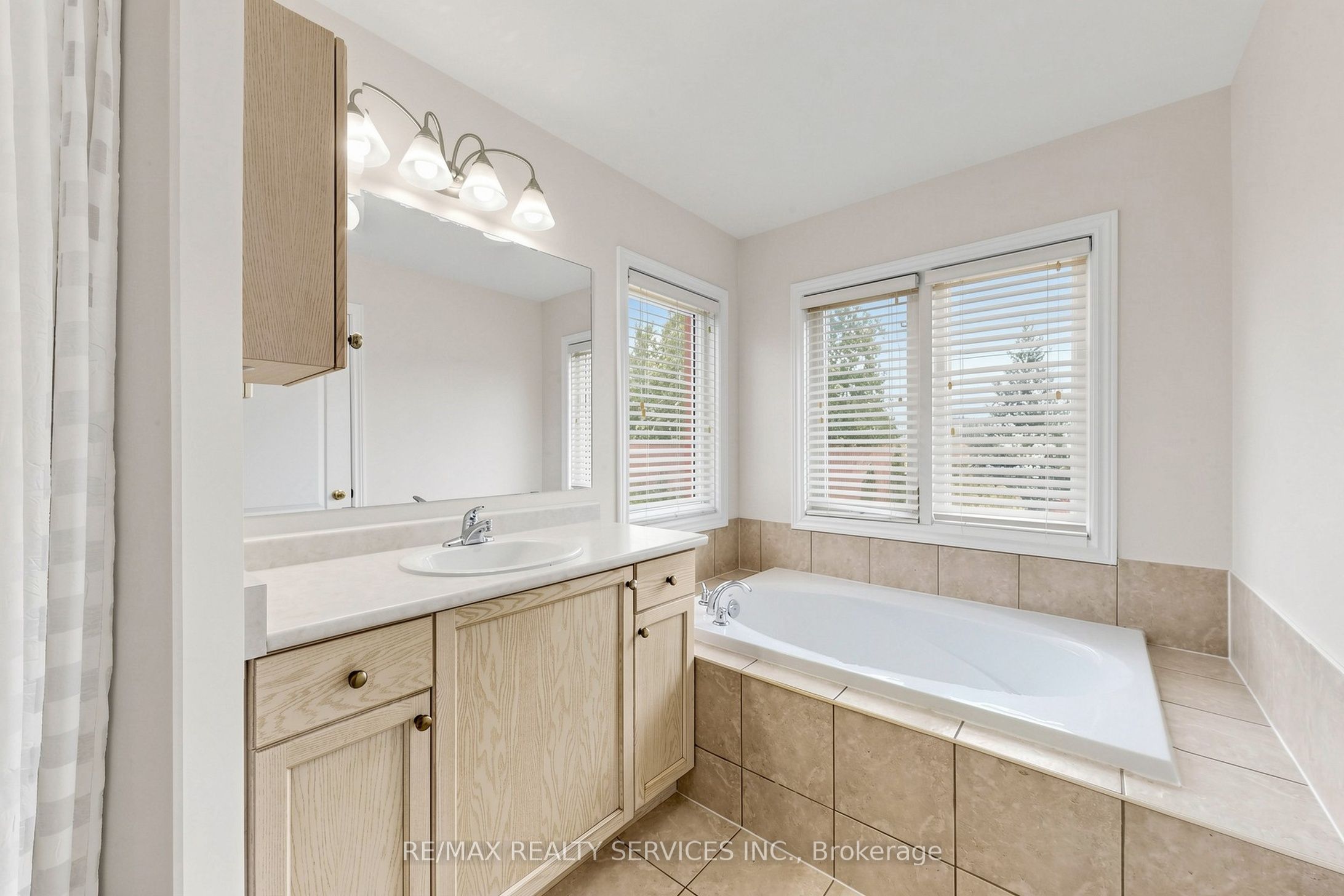 50 Rocky Point Crescent Property Photo 24