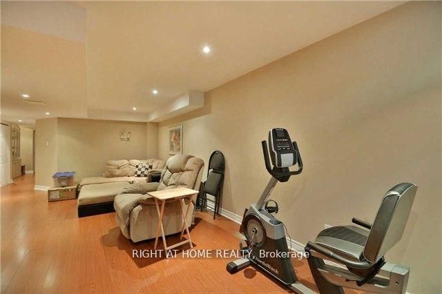 5162 Falconcrest Drive Property Photo 18