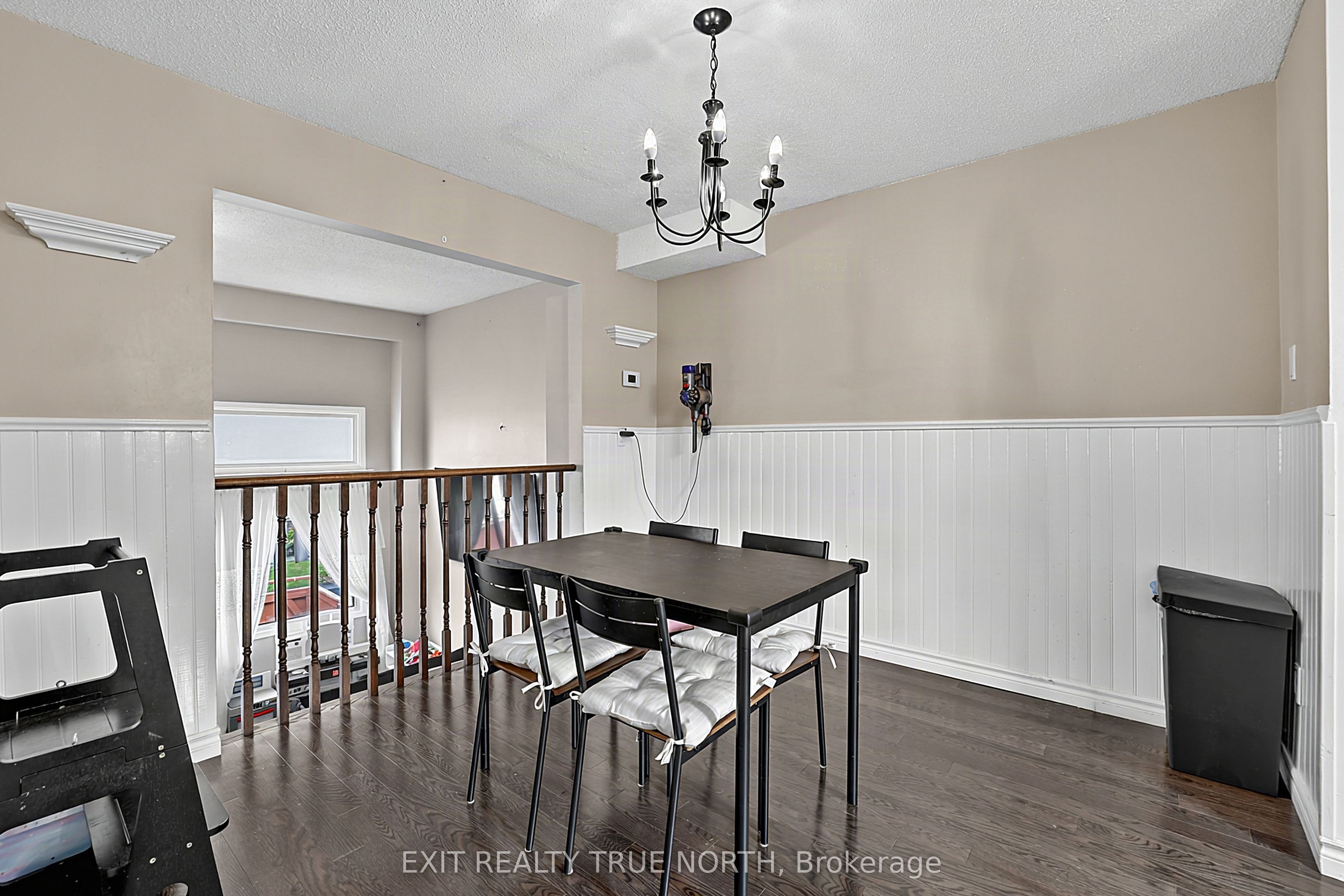 73 Collins Crescent Property Photo 10