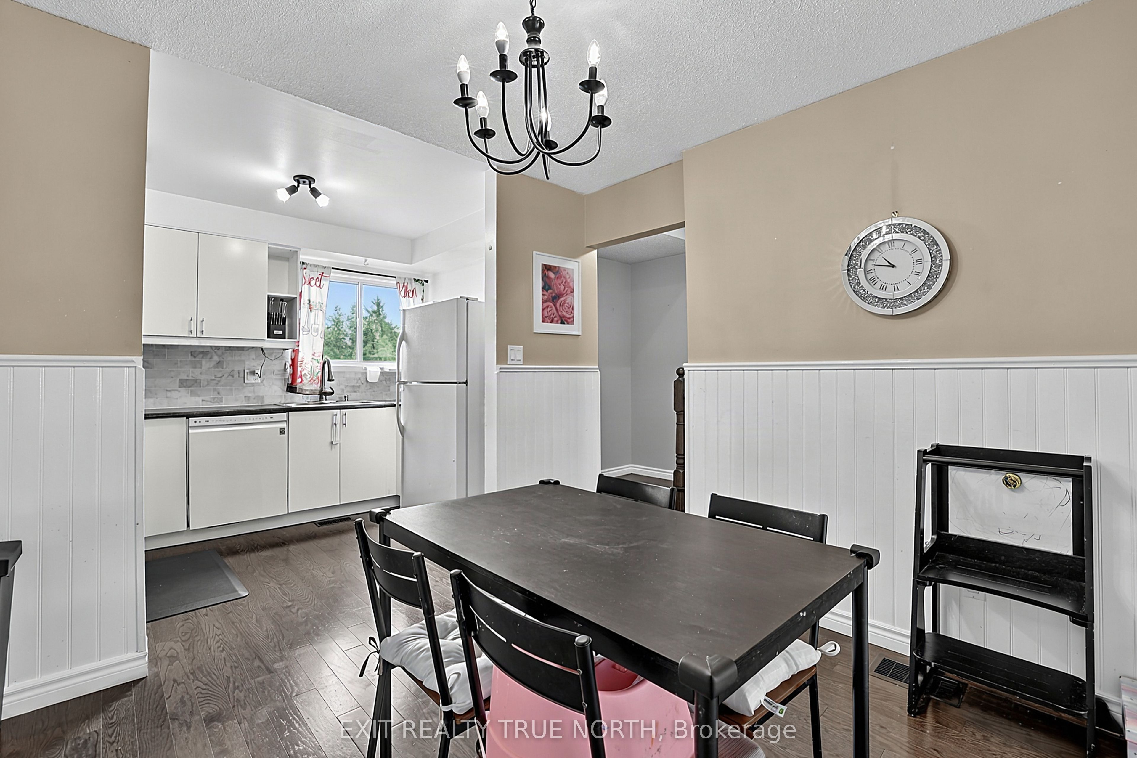 73 Collins Crescent Property Photo 13