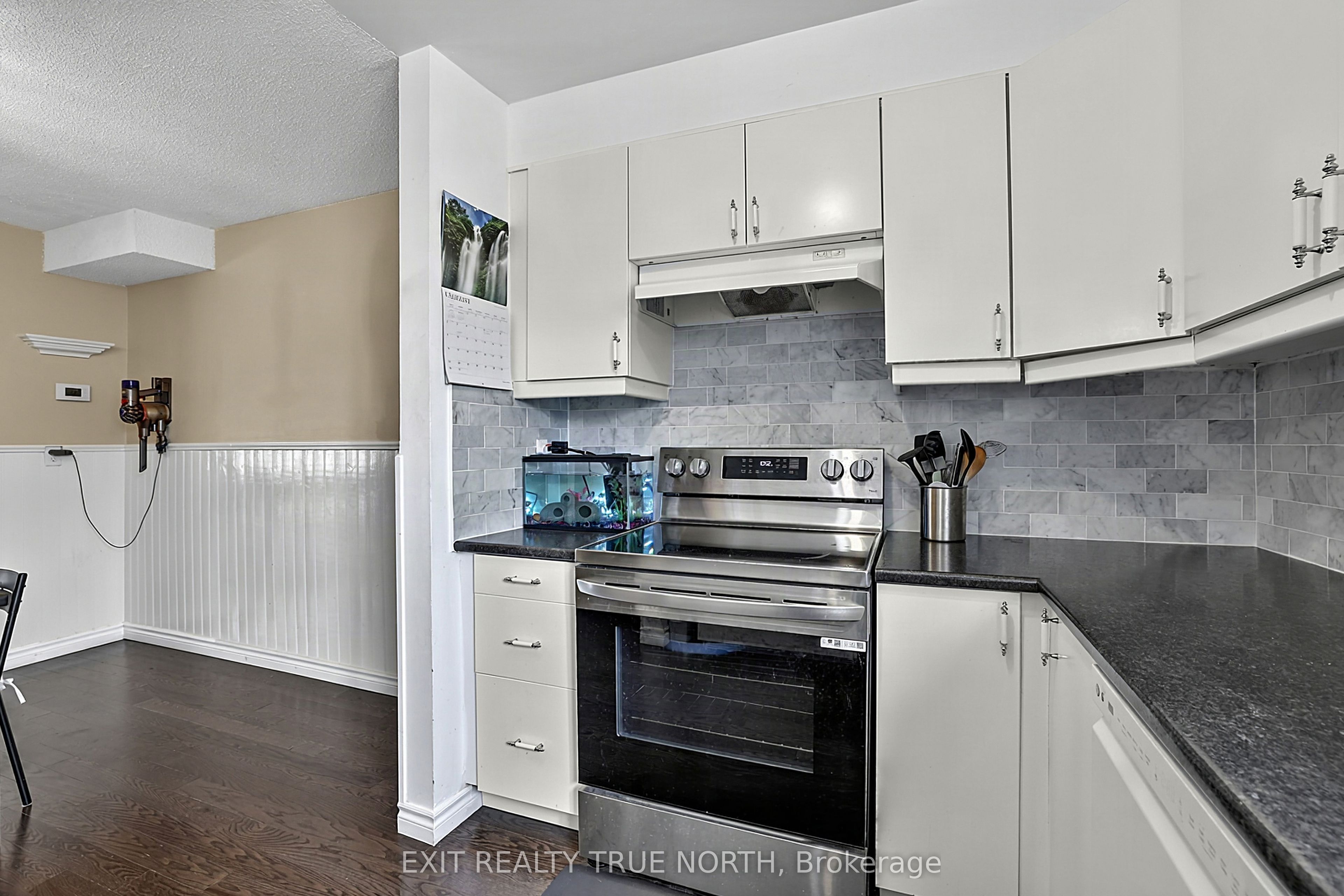 73 Collins Crescent Property Photo 18