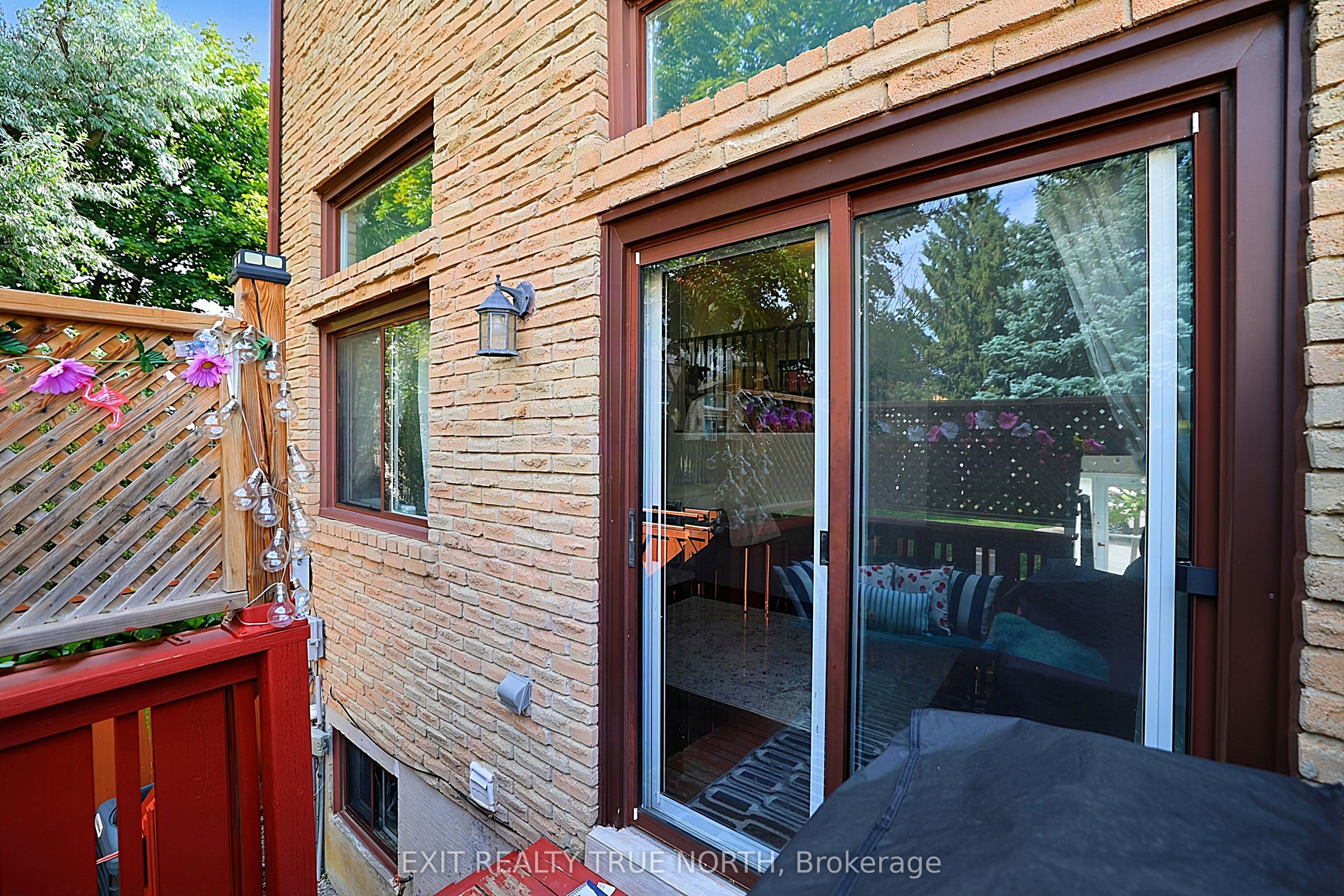 73 Collins Crescent Property Photo 36
