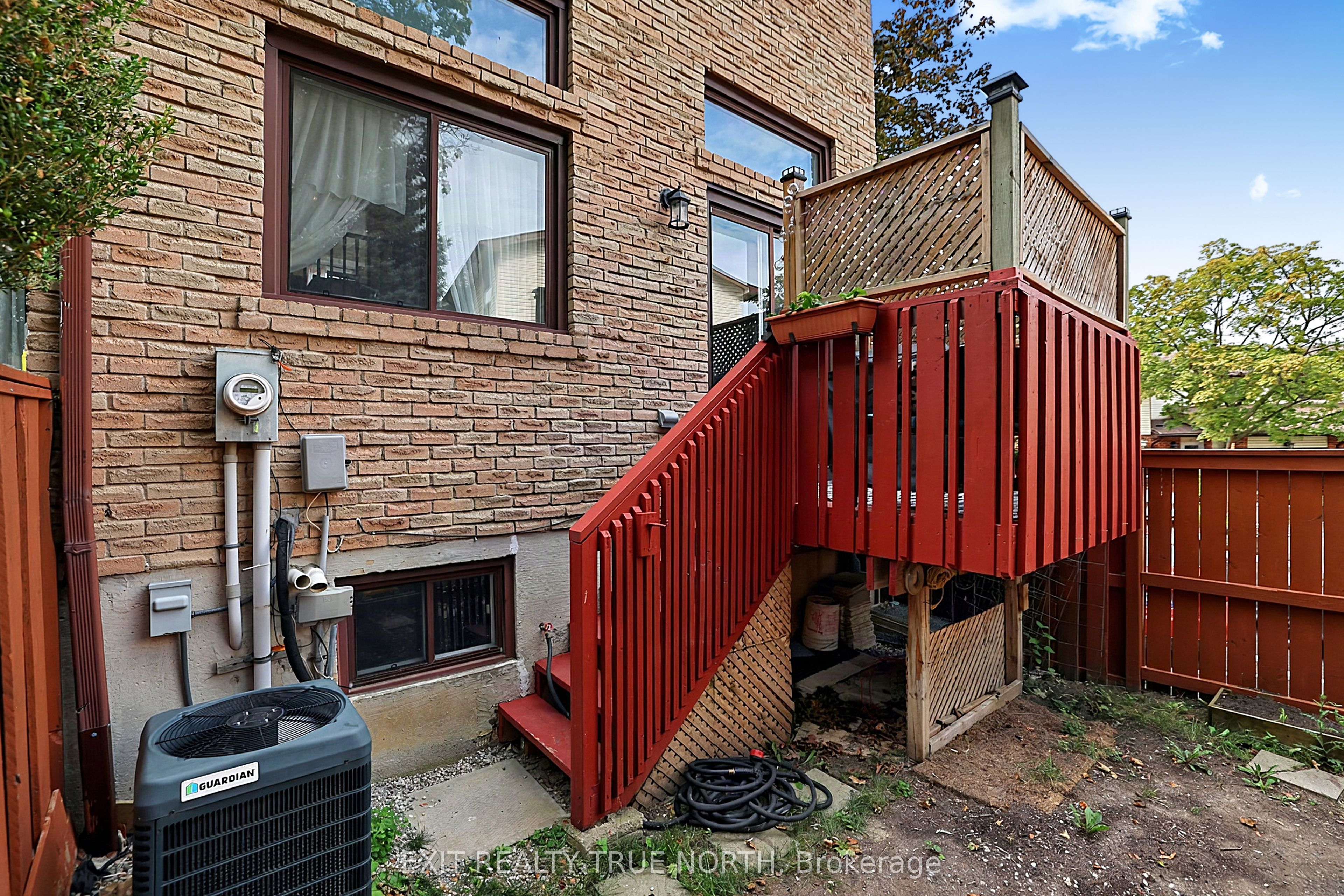 73 Collins Crescent Property Photo 37