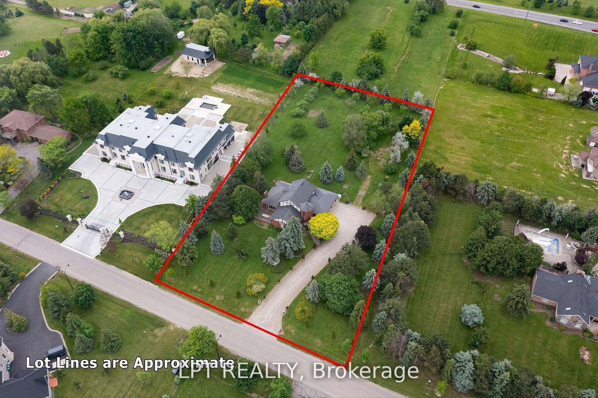 6 Fenton Way Property Photo 2
