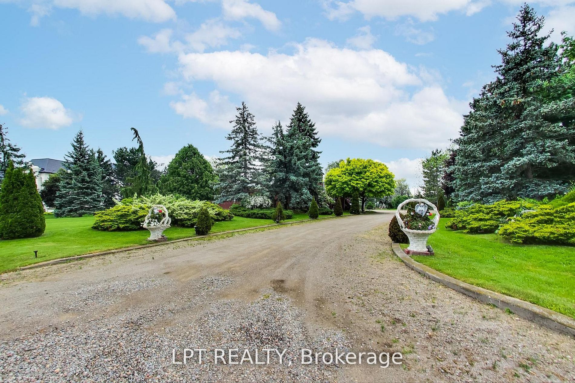 6 Fenton Way Property Photo 6