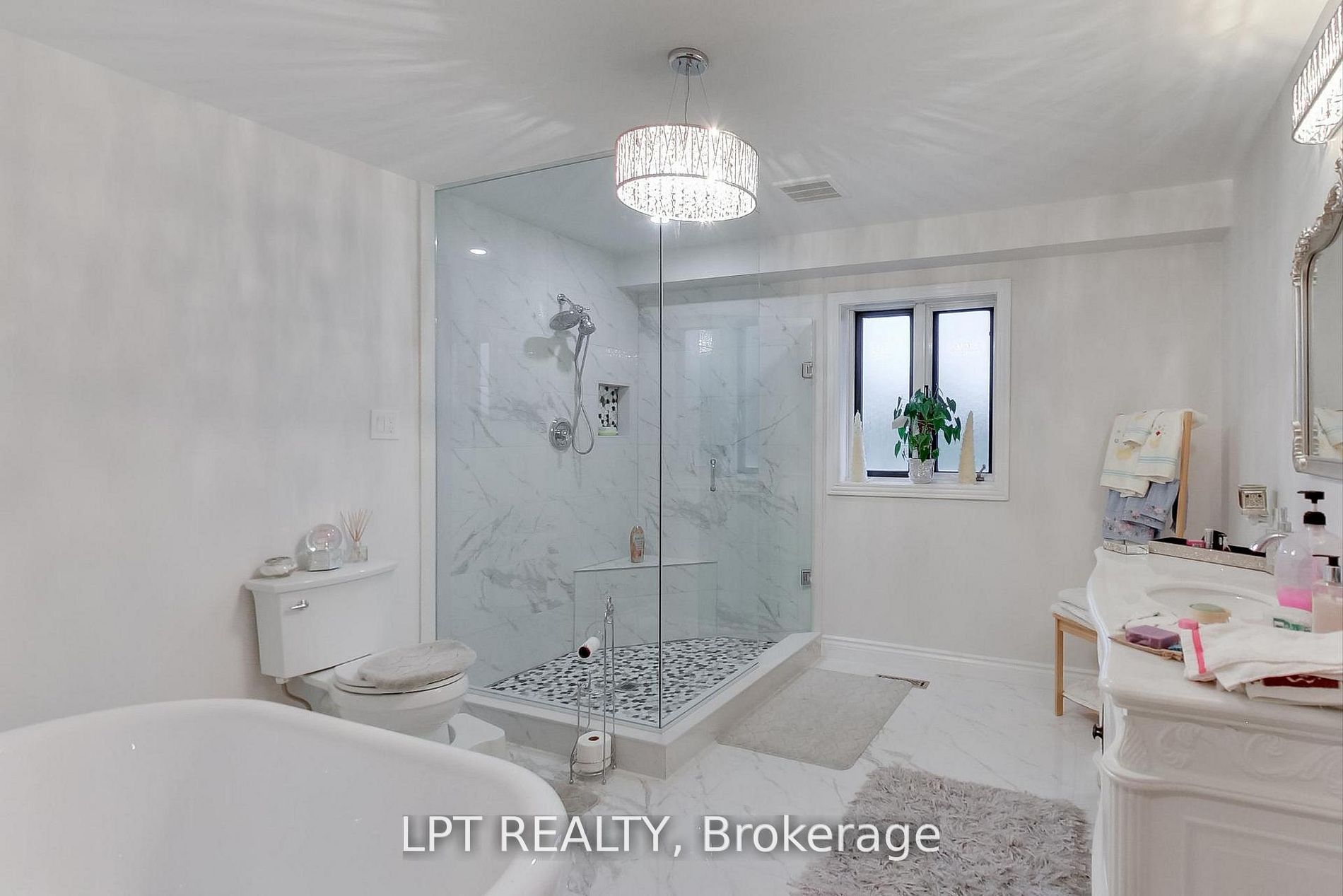 6 Fenton Way Property Photo 32
